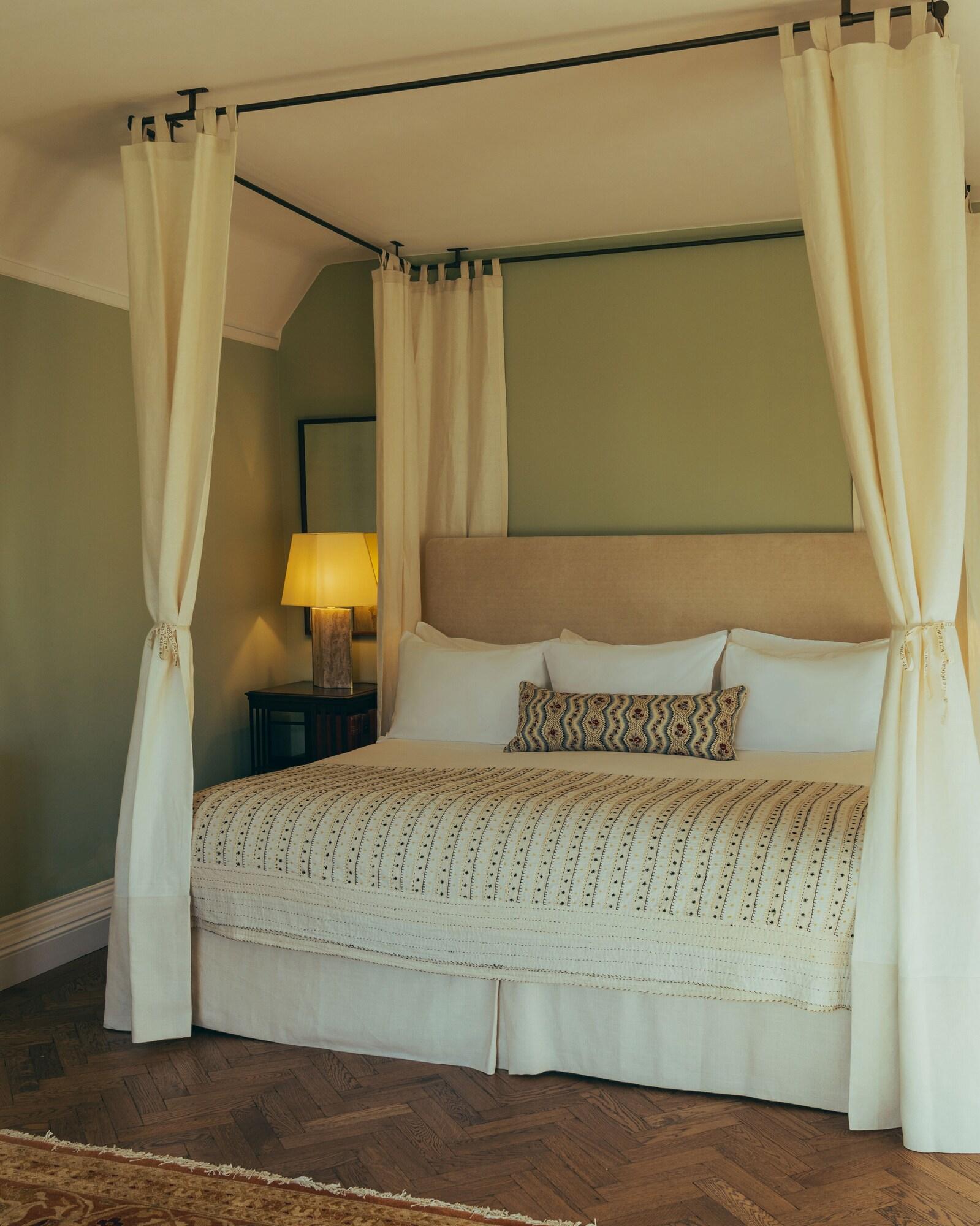Oakley Court by null