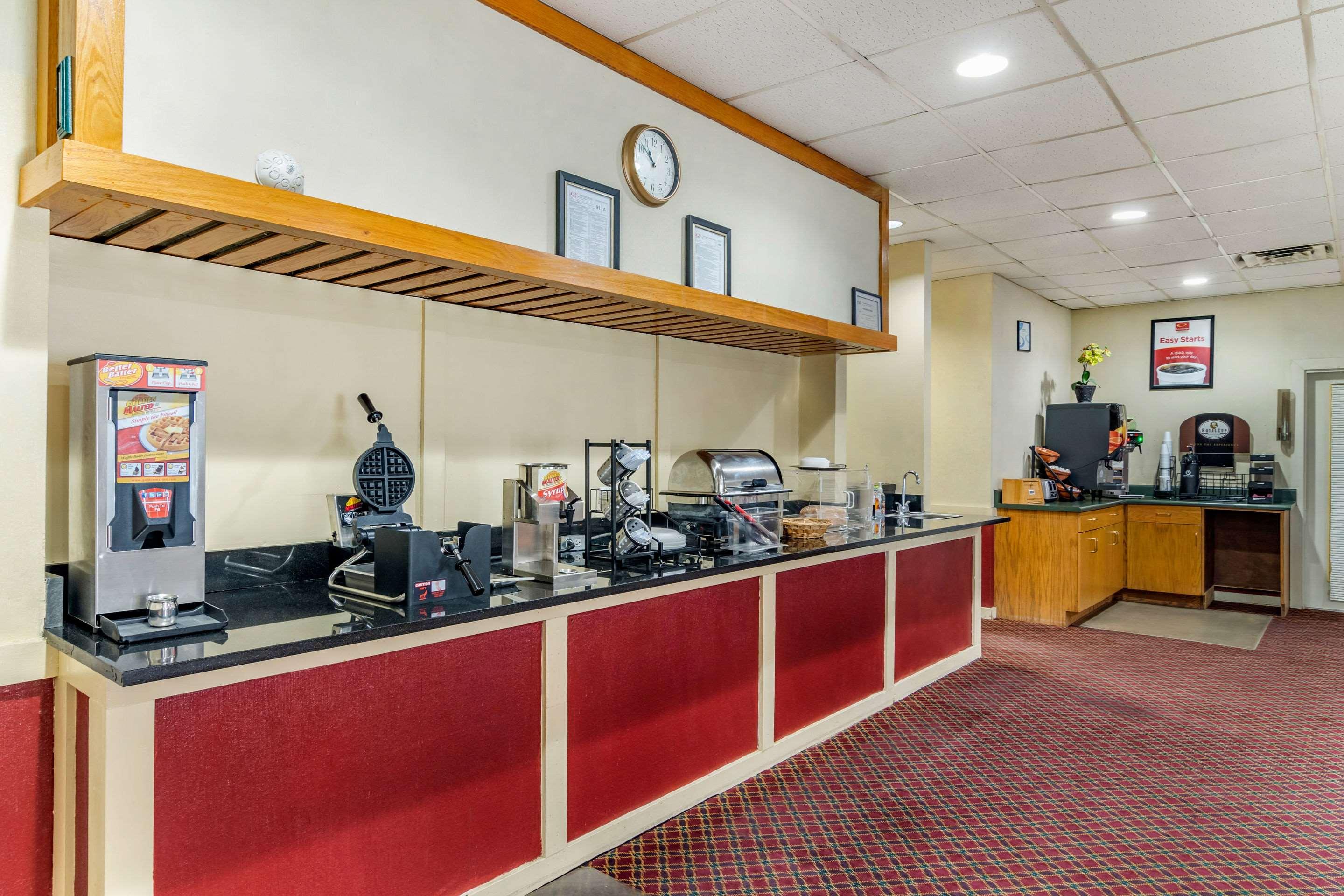 Perry Inn & Suites National Fairground I 75