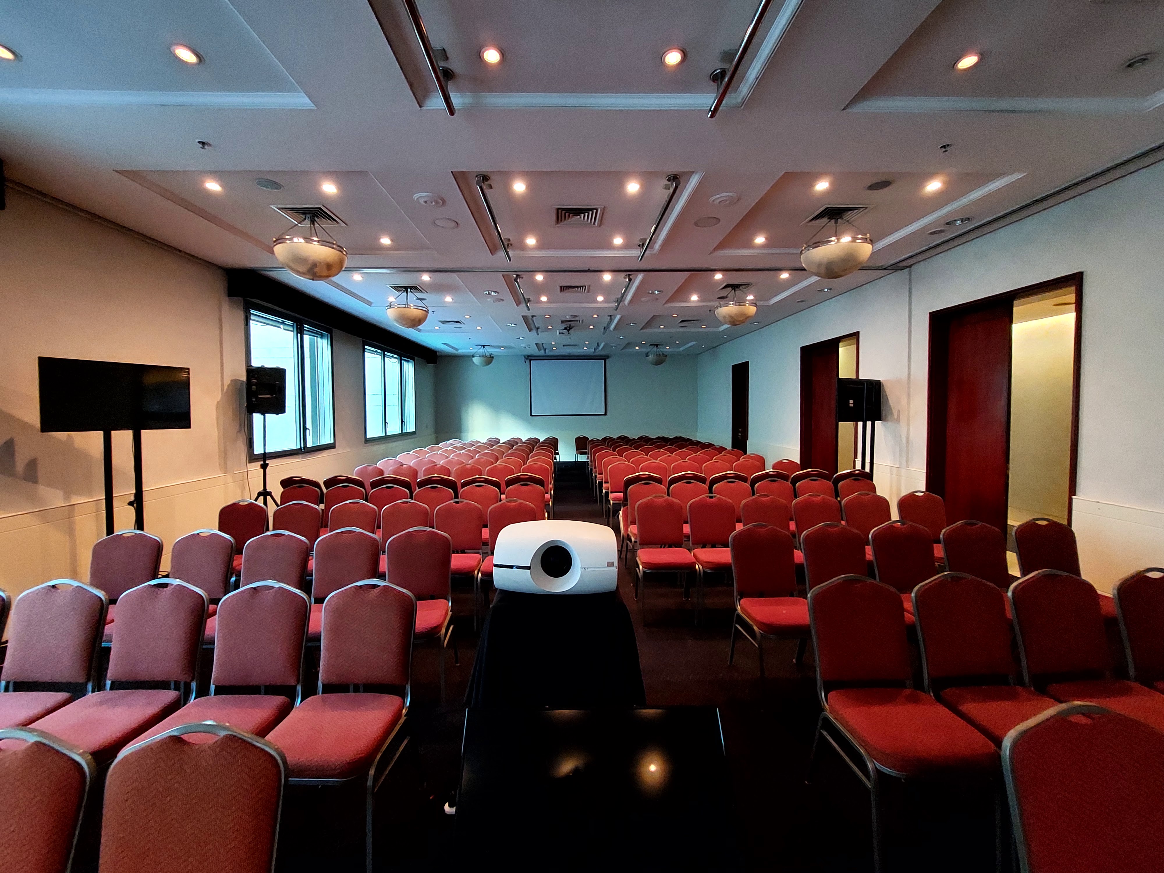 Hotel Regal Pacific by null