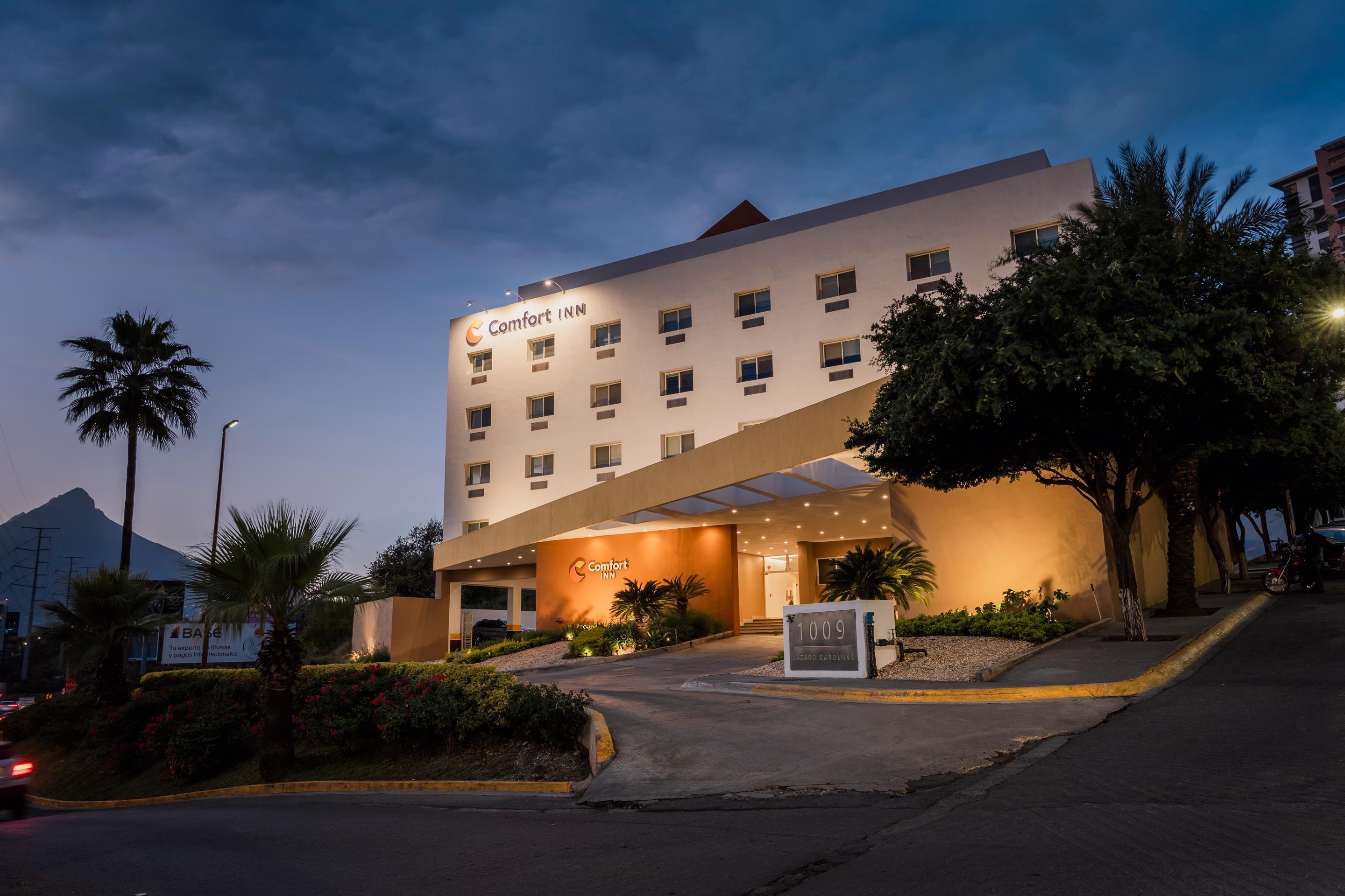 Comfort Inn Monterrey Valle