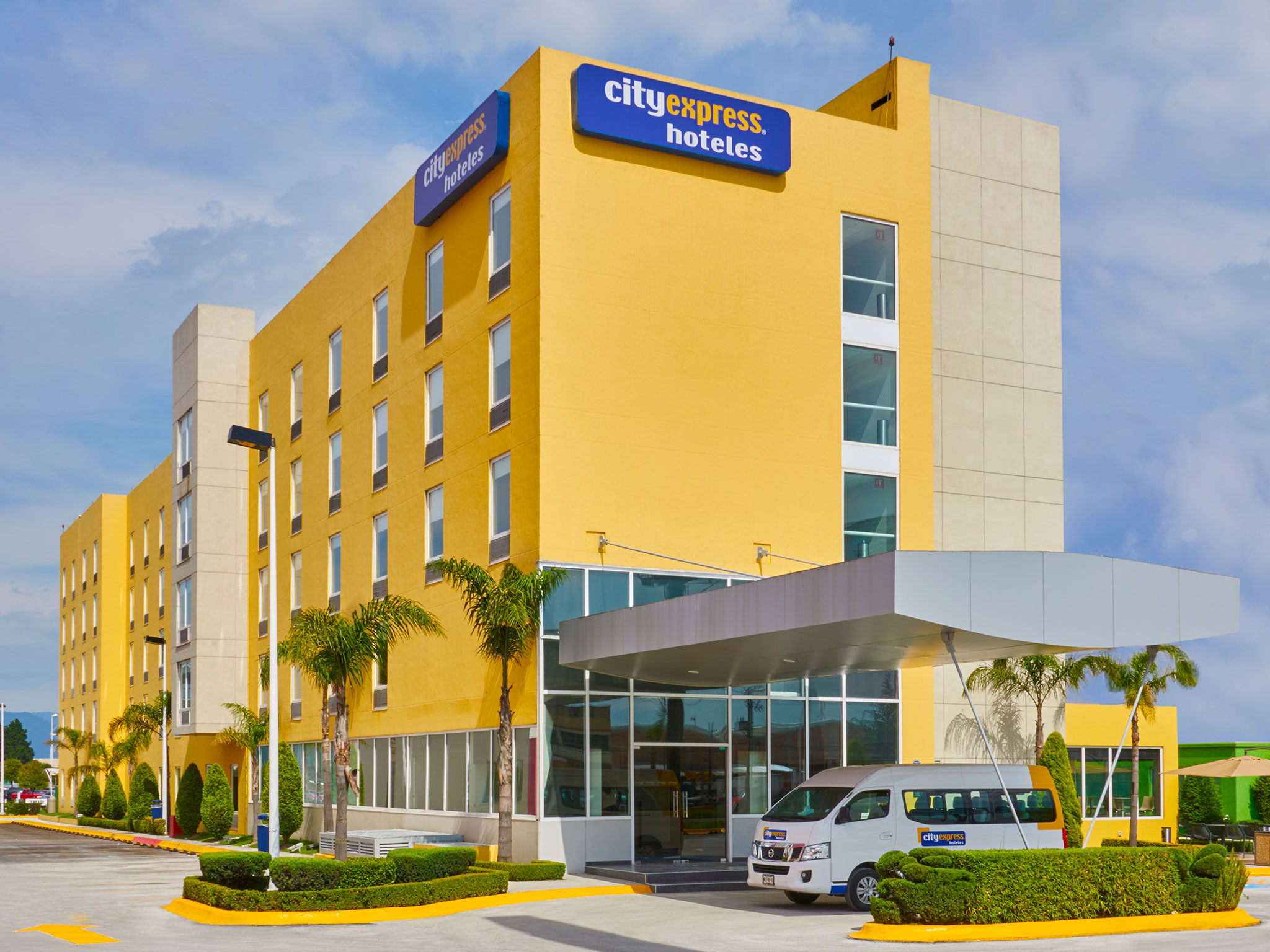 City Express by Marriott Toluca image