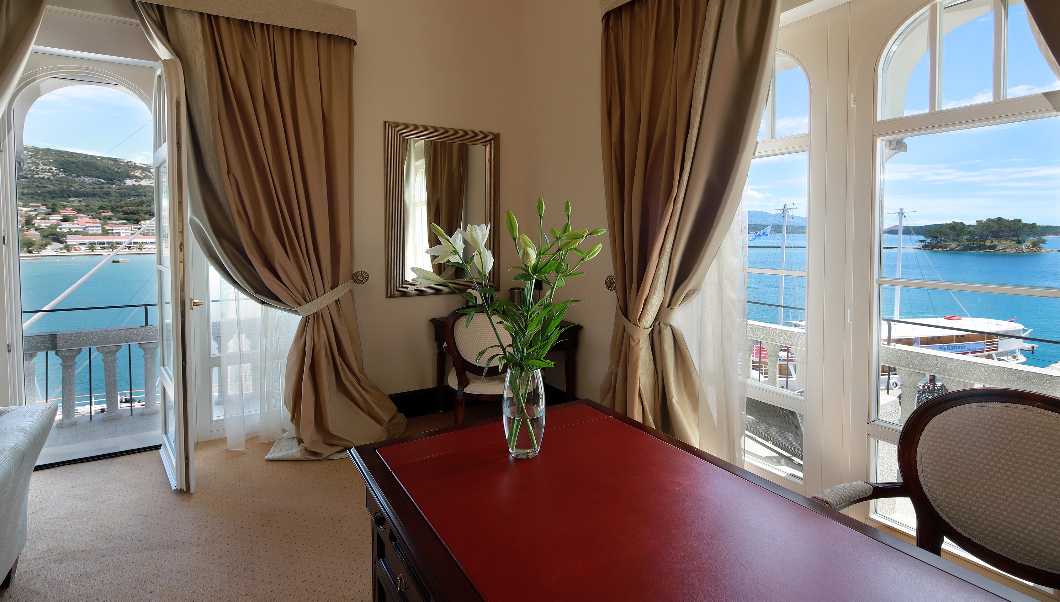 Arbiana Hotel by null