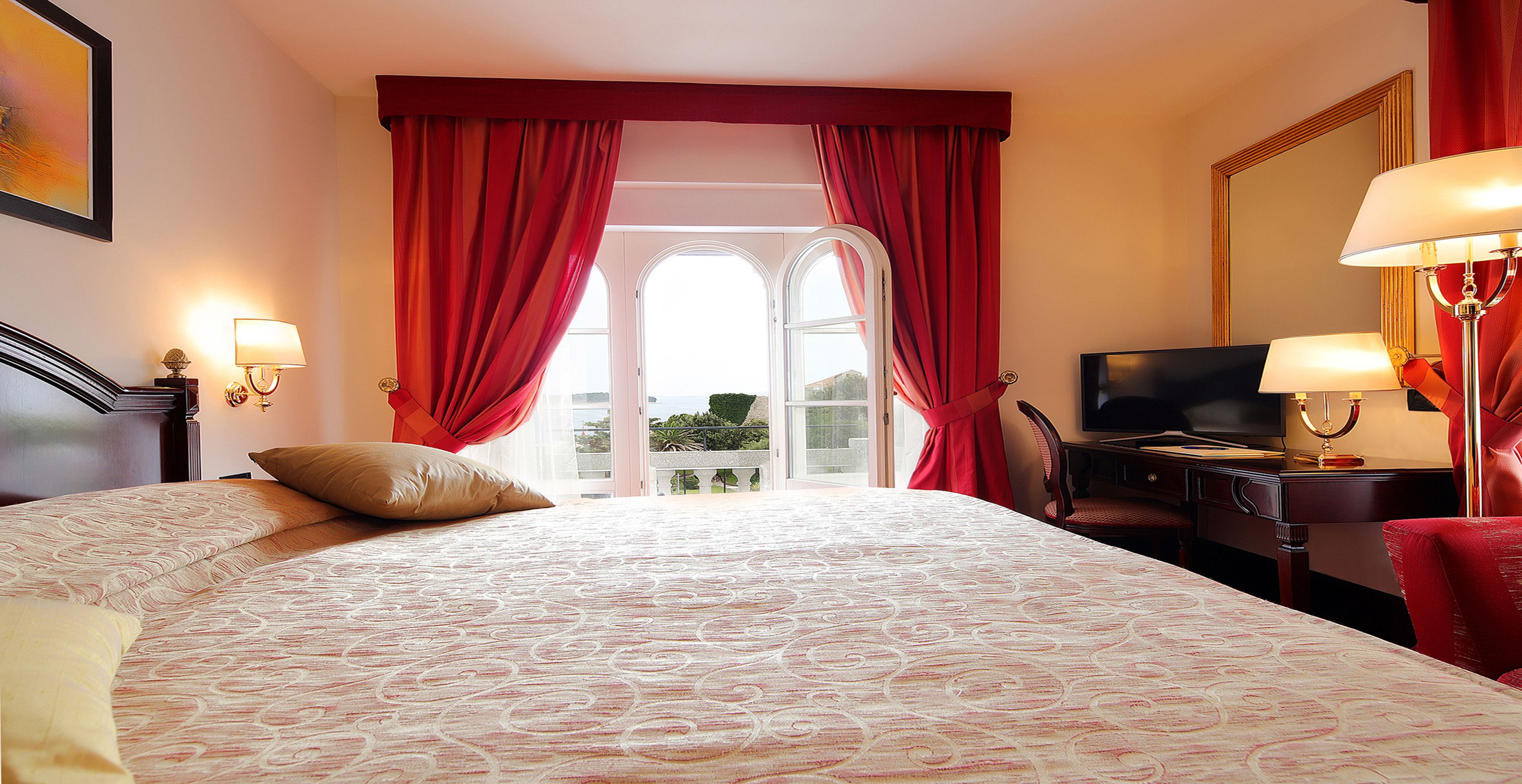 Arbiana Hotel by null