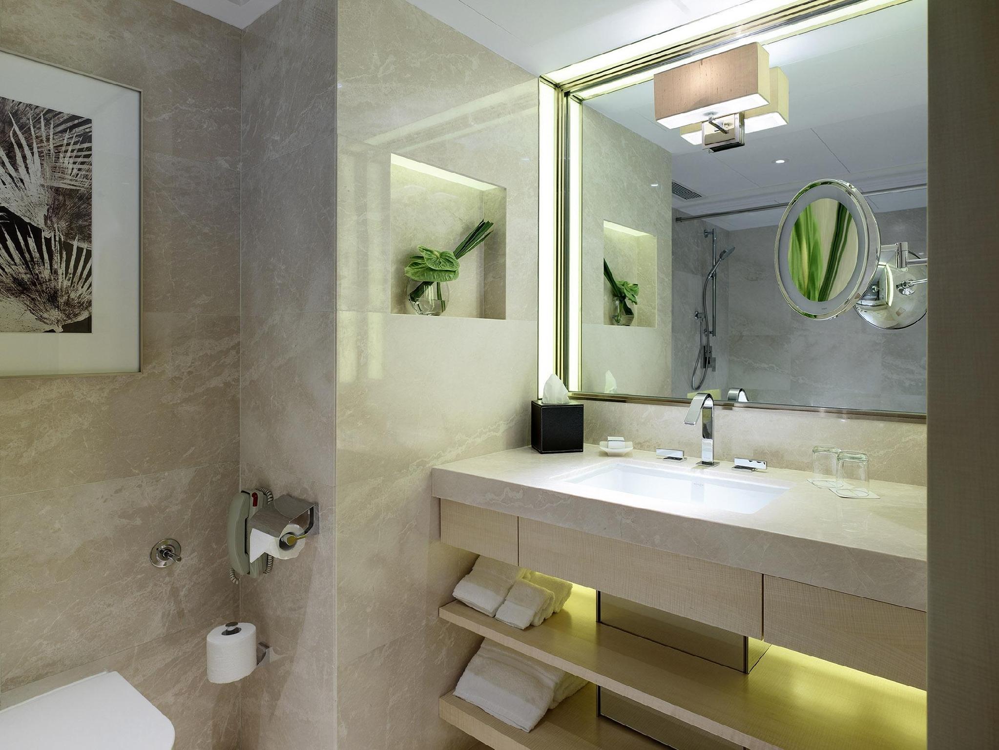 The Royal Garden by null