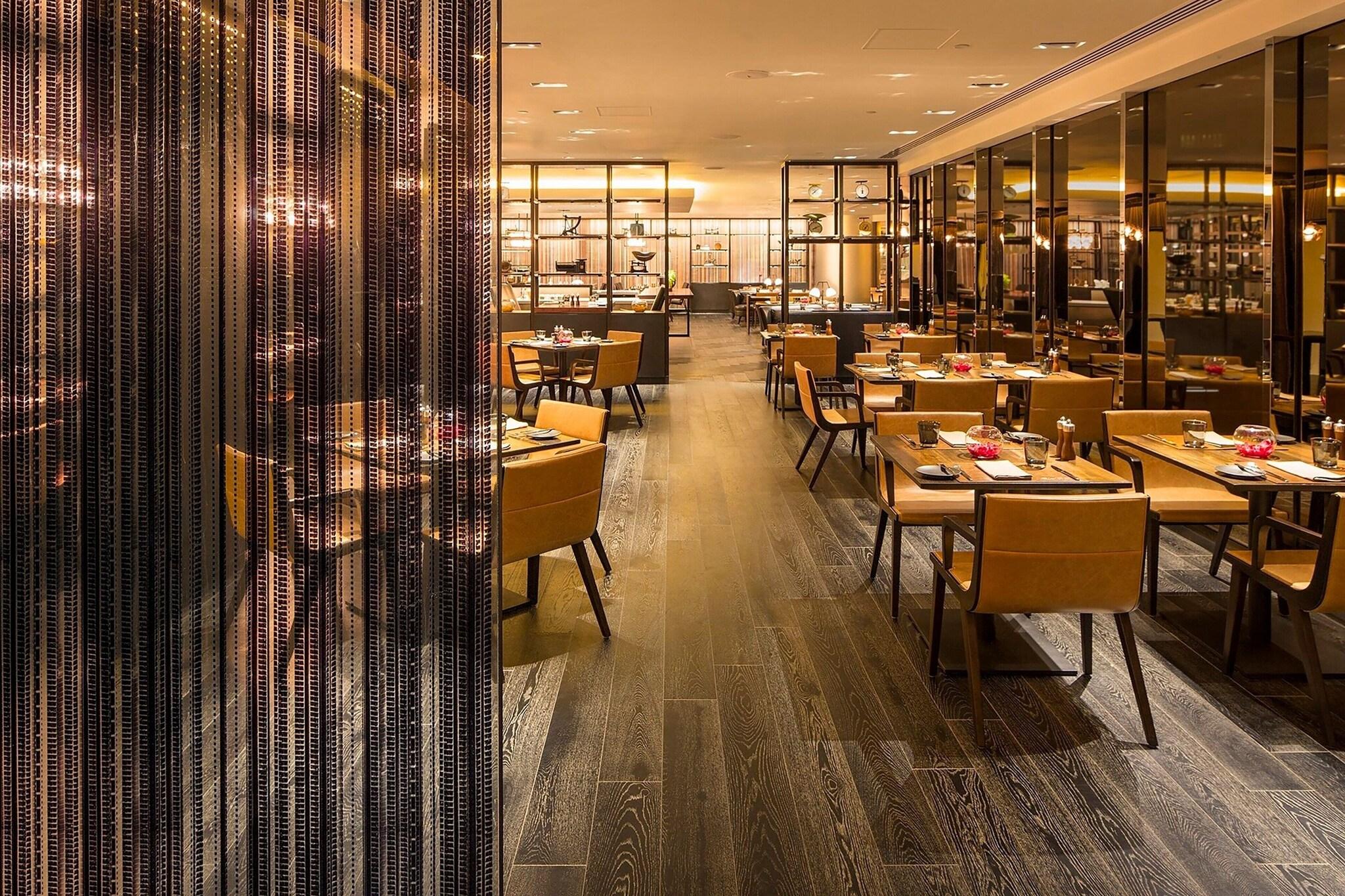 JW Marriott Hotel Hong Kong by null