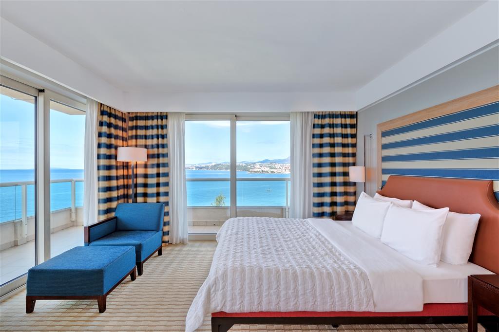 Le Méridien Lav, Split by null