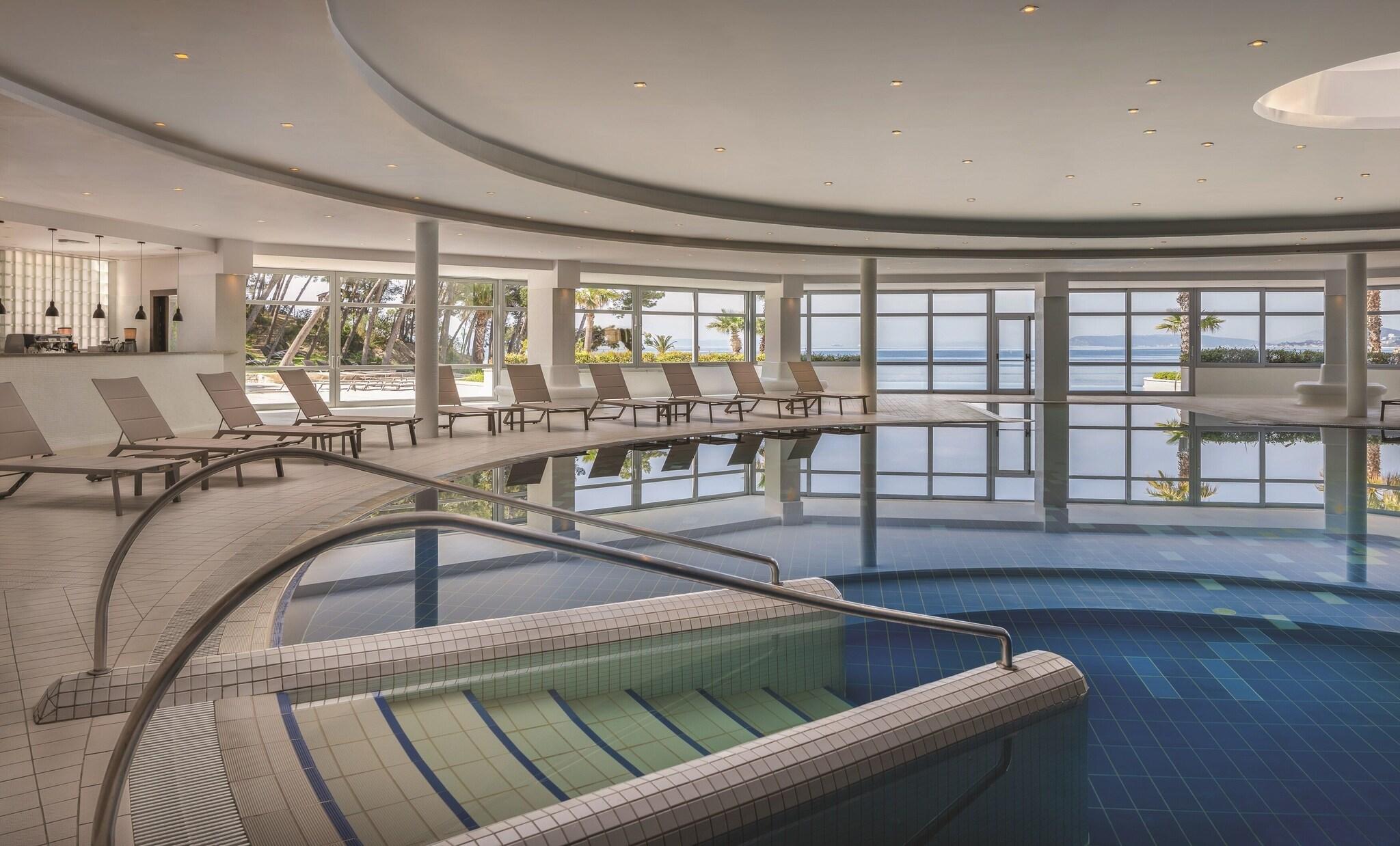 Le Méridien Lav, Split by null