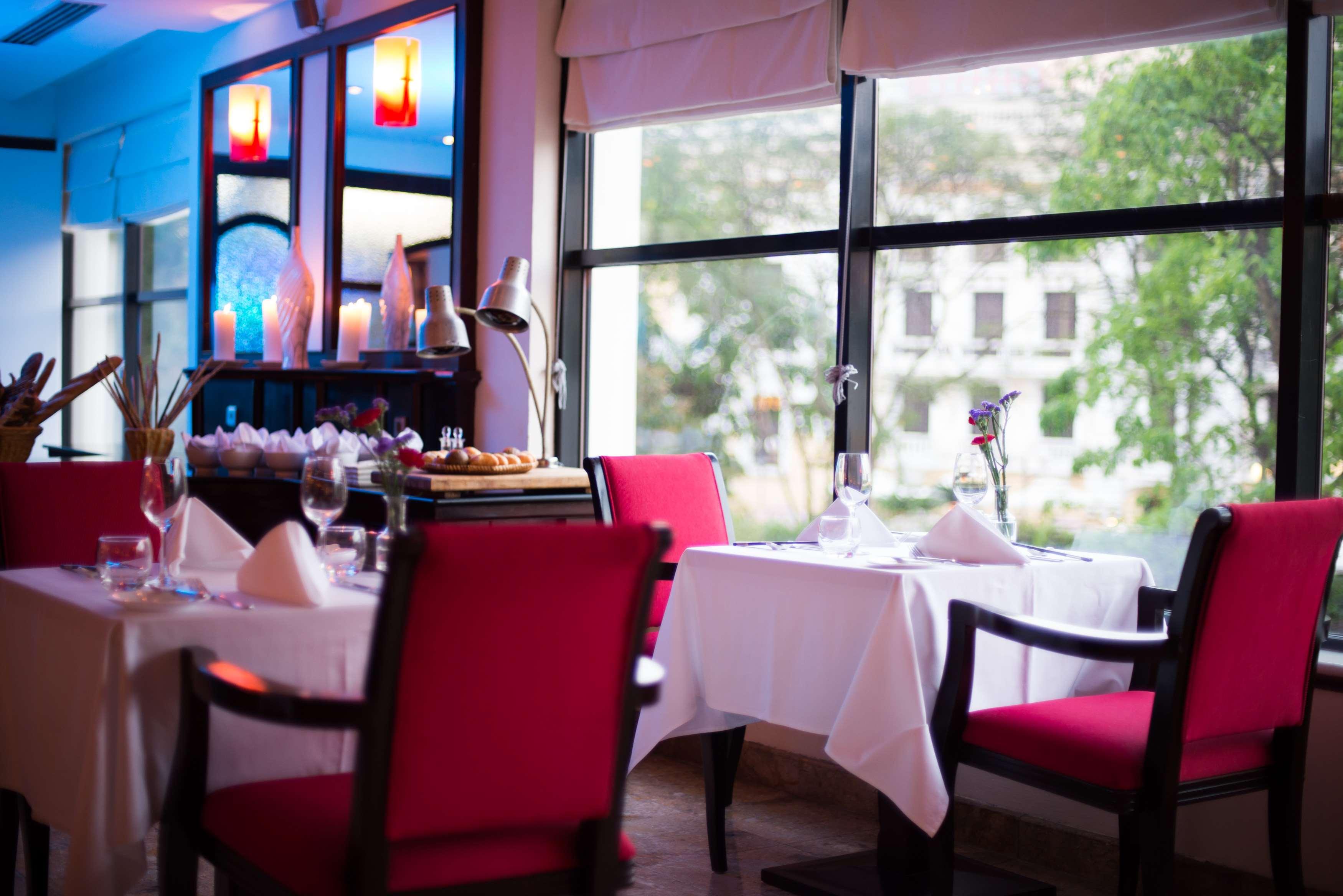 Hilton Hanoi Opera by null