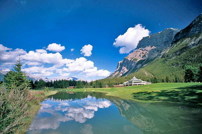 Fairmont Banff Springs by null