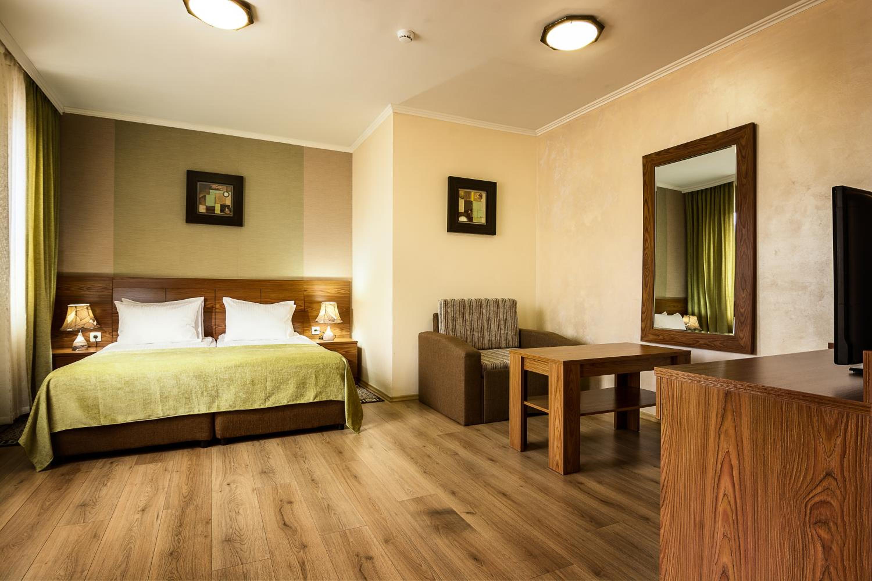 Chambre double avec 1 ou 2 lits, balcon, accès au spa