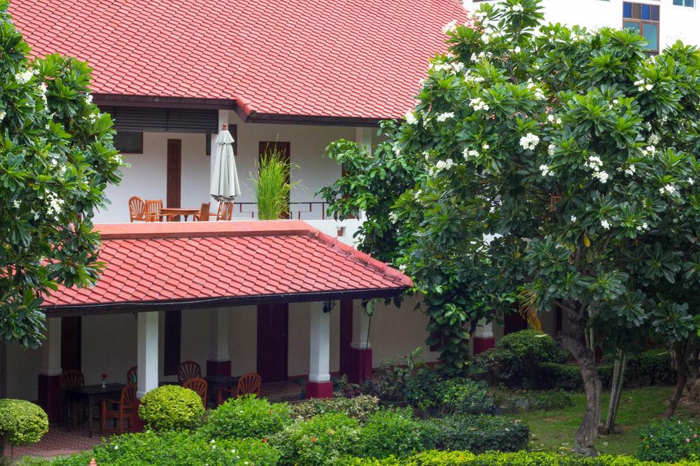 Karinthip Village Hotel by null