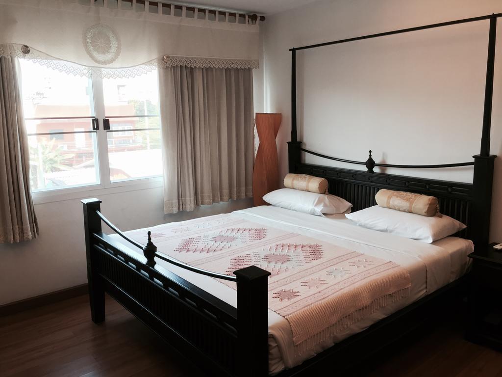 Karinthip Village Hotel by null