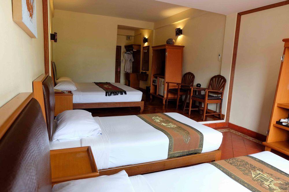 Karinthip Village Hotel by null