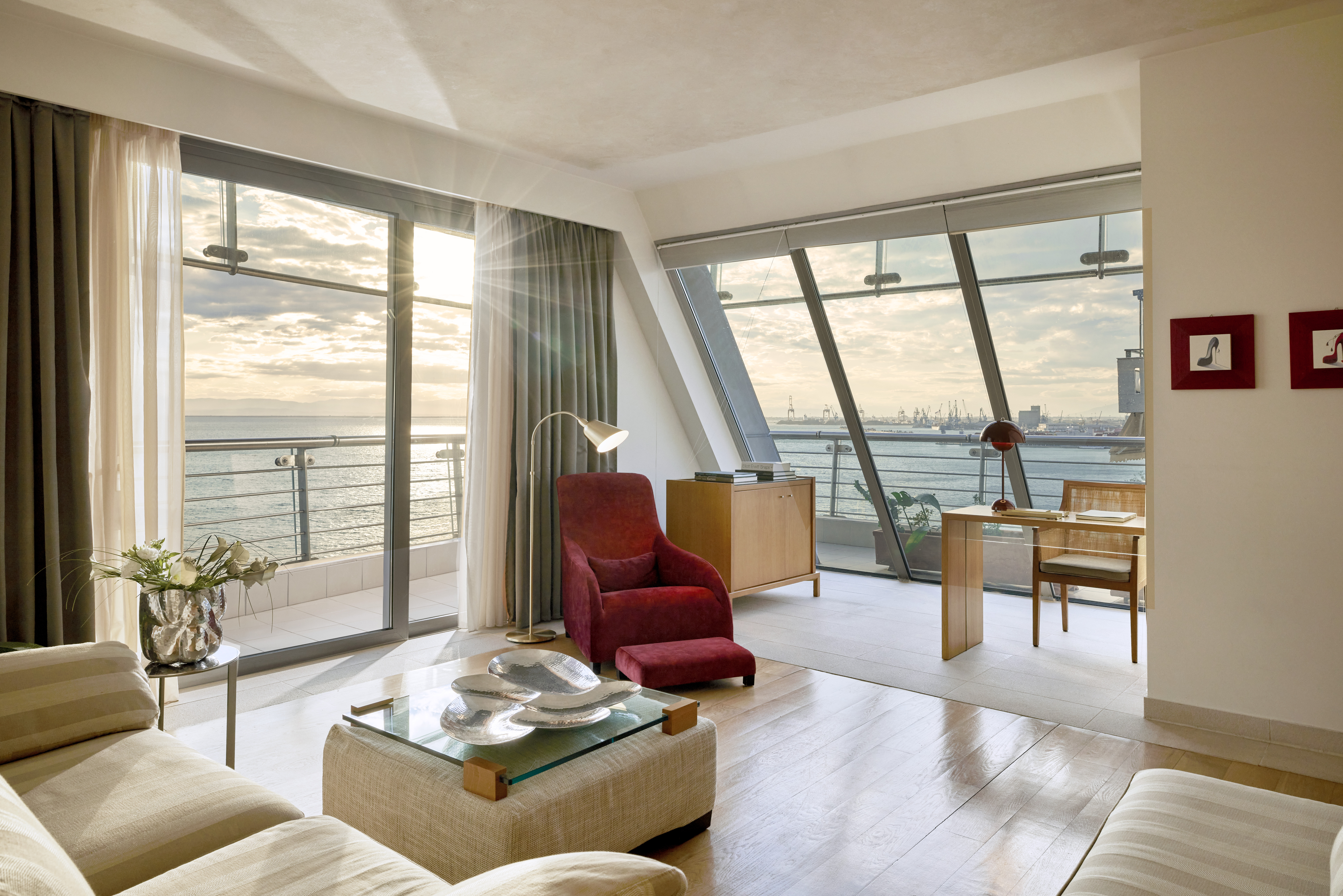 Suite, senior, sea view