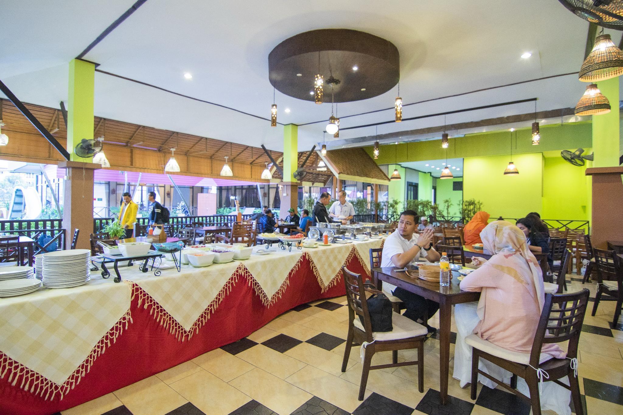 Phuphaya Resort Pattaya
