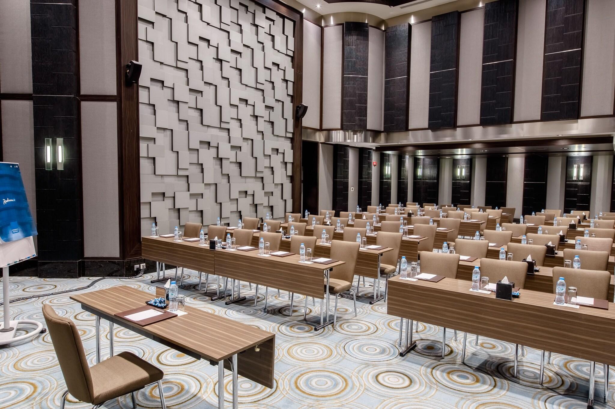 Radisson Blu Hotel, Dubai Media City - photo