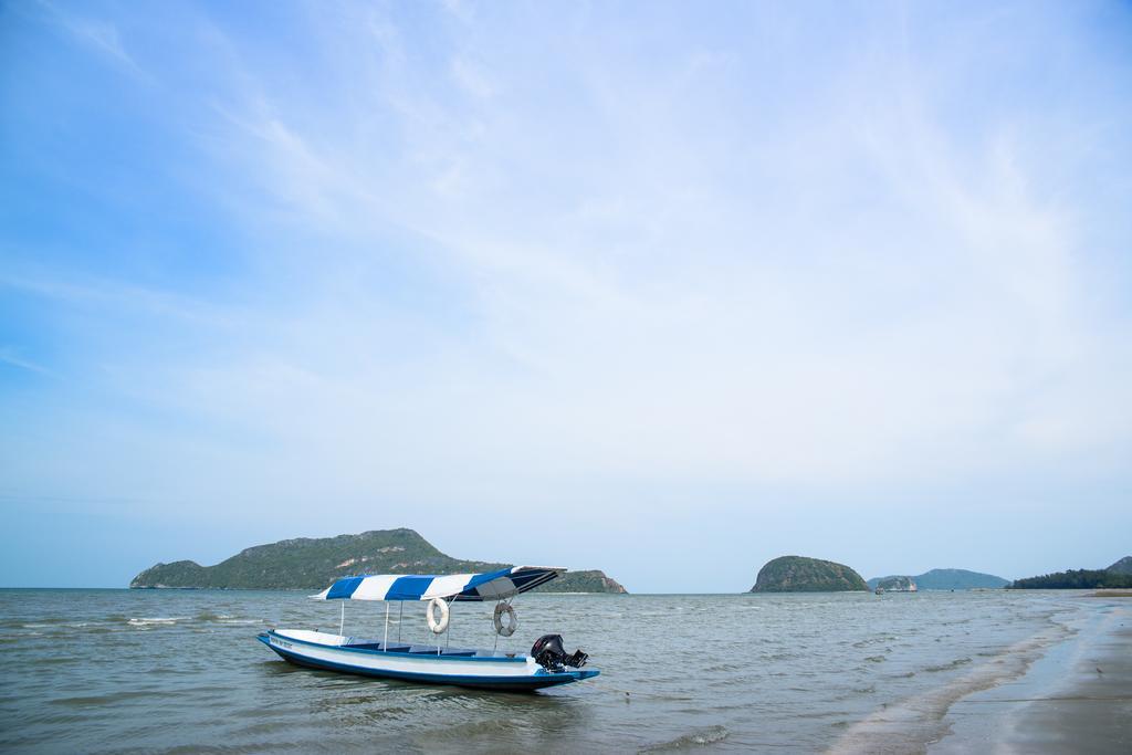 Dolphin Bay Resort by null