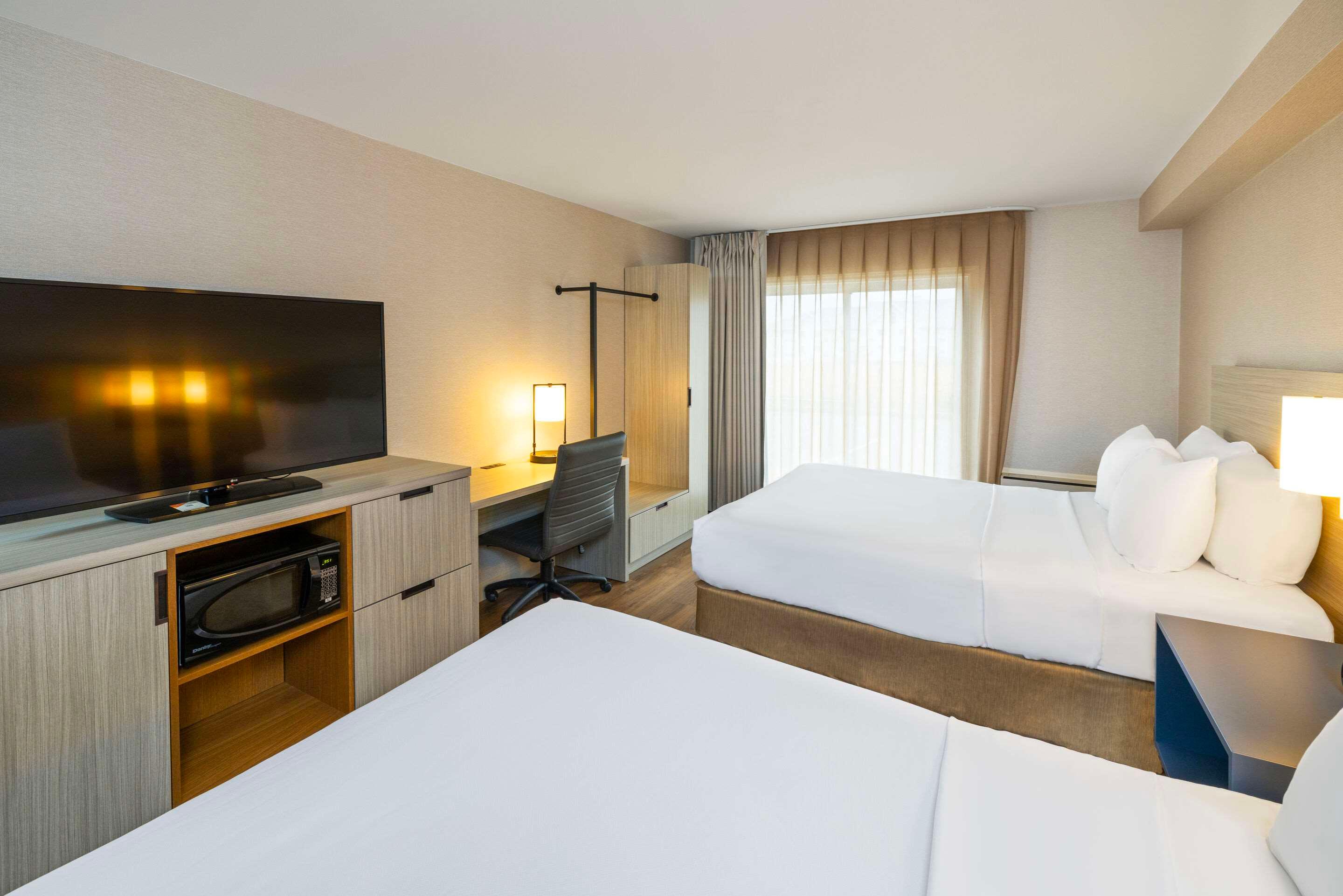 Comfort Inn Hwy 401 - Kingston