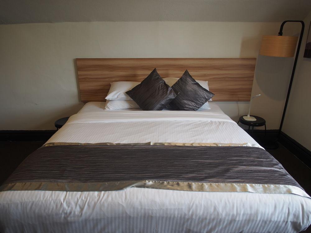 Glenferrie Lodge by null