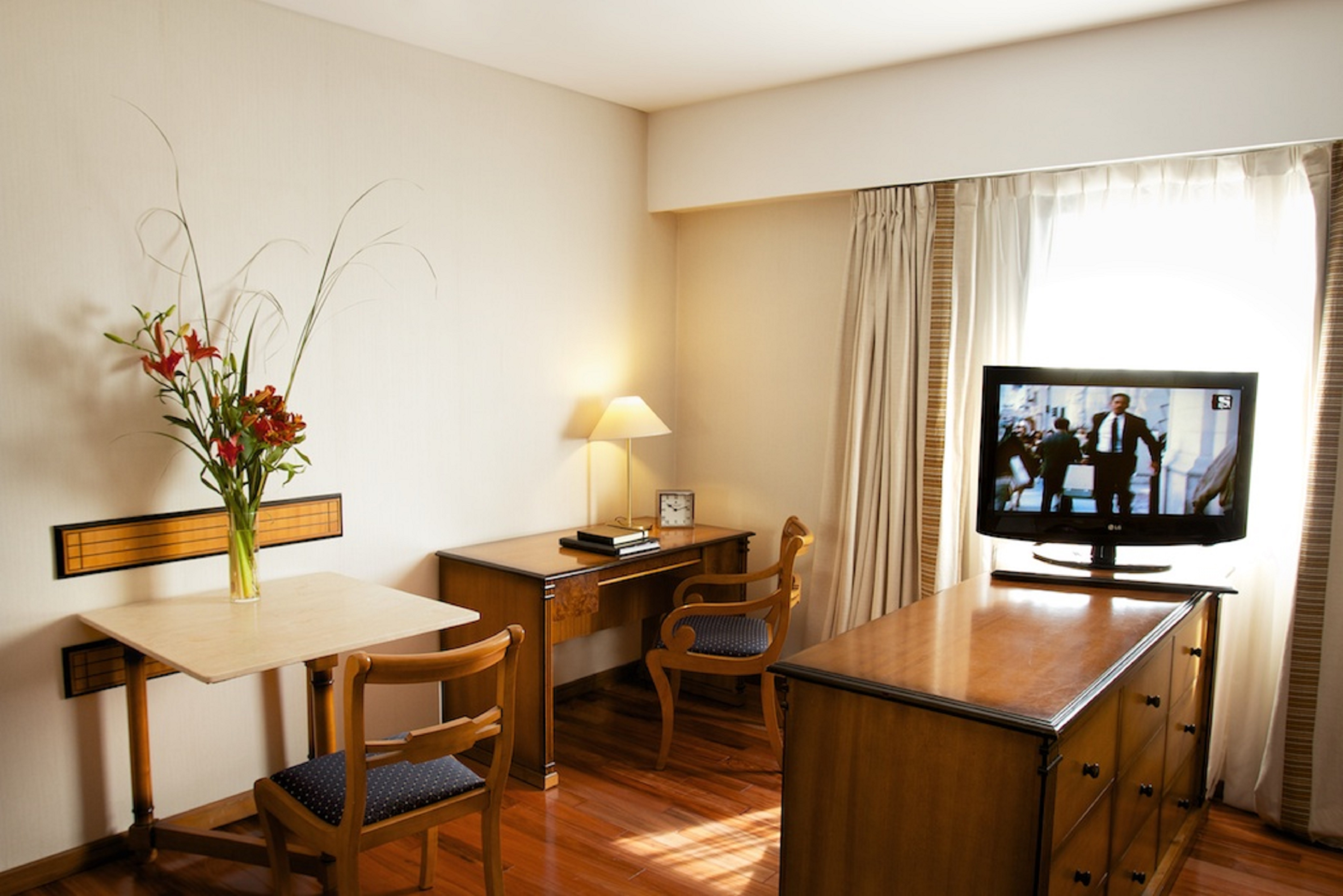 Argenta Tower Hotel and Suites