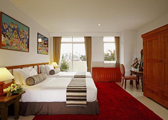 Hotel Waterfront Suites Phuket by Centara, Thailand, Karon Beach. Großes 23