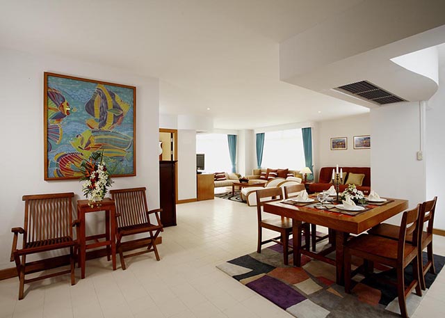Hotel Waterfront Suites Phuket by Centara, Thailand, Karon Beach. Großes 23