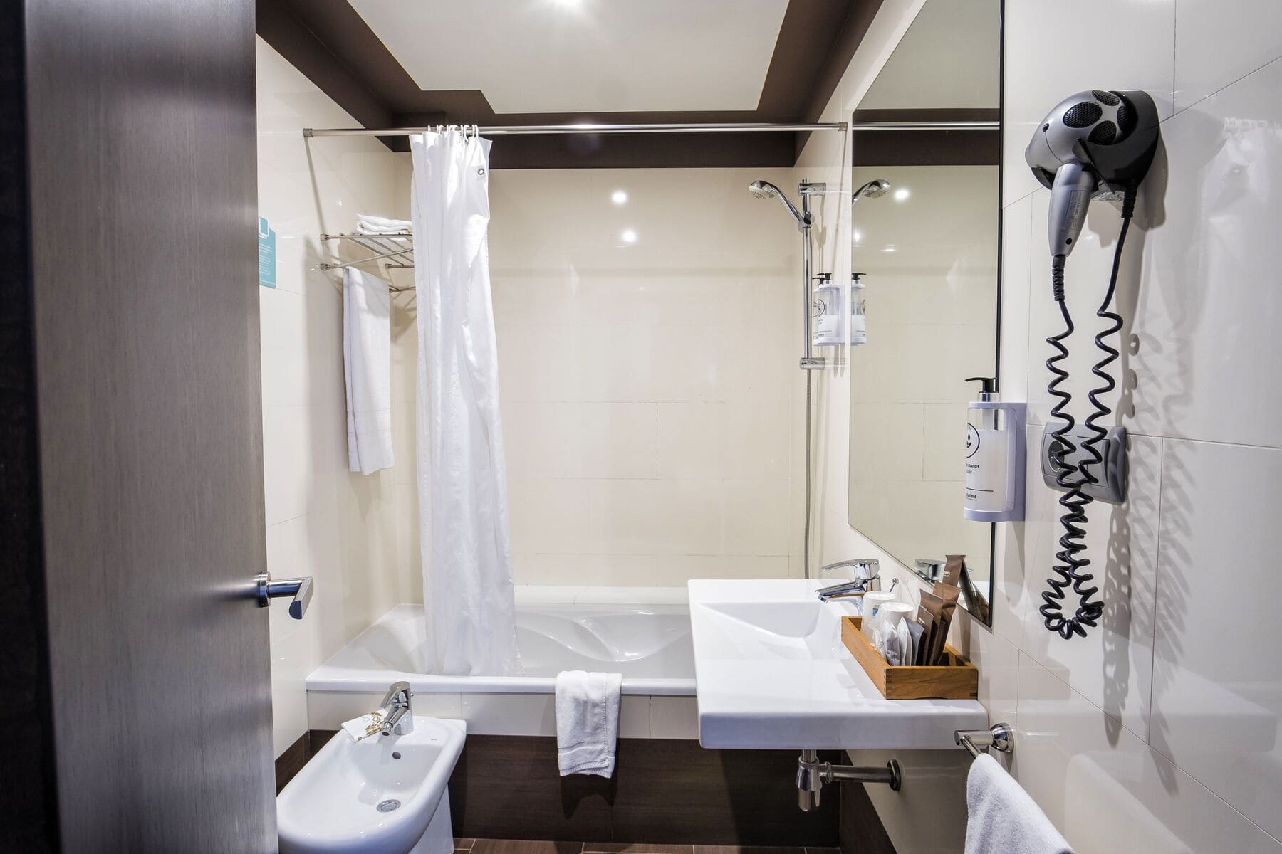 Double or twin room, economy