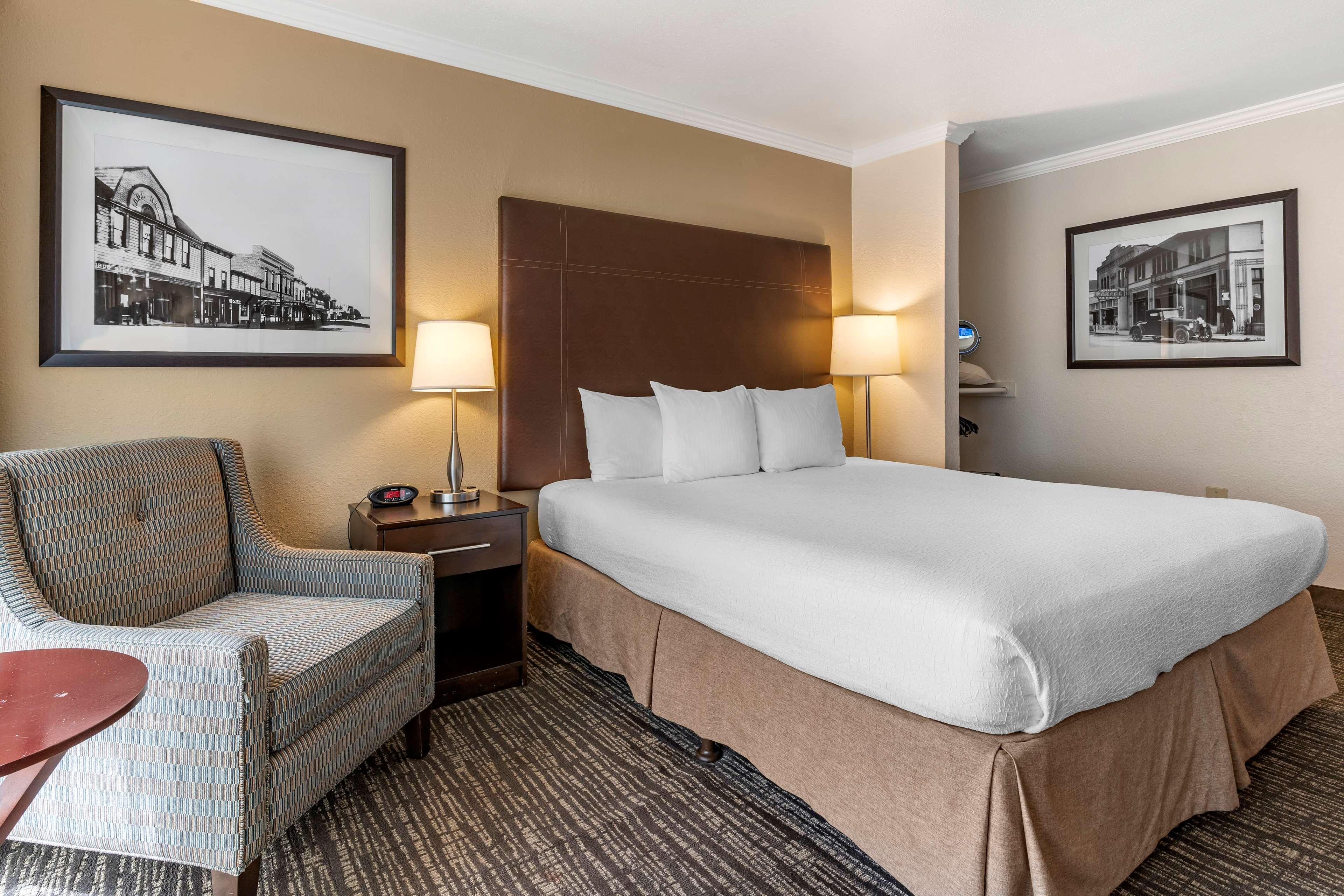 BEST WESTERN PLUS Garden Court Inn
