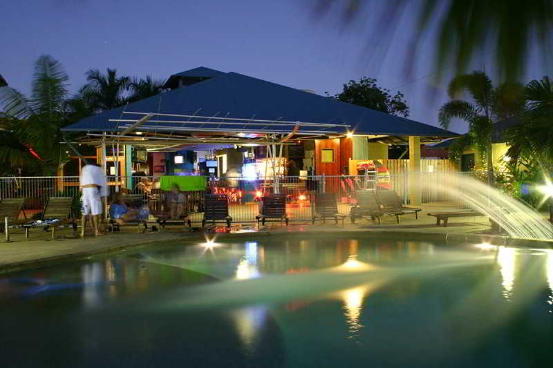 Summer House Backpackers Cairns image