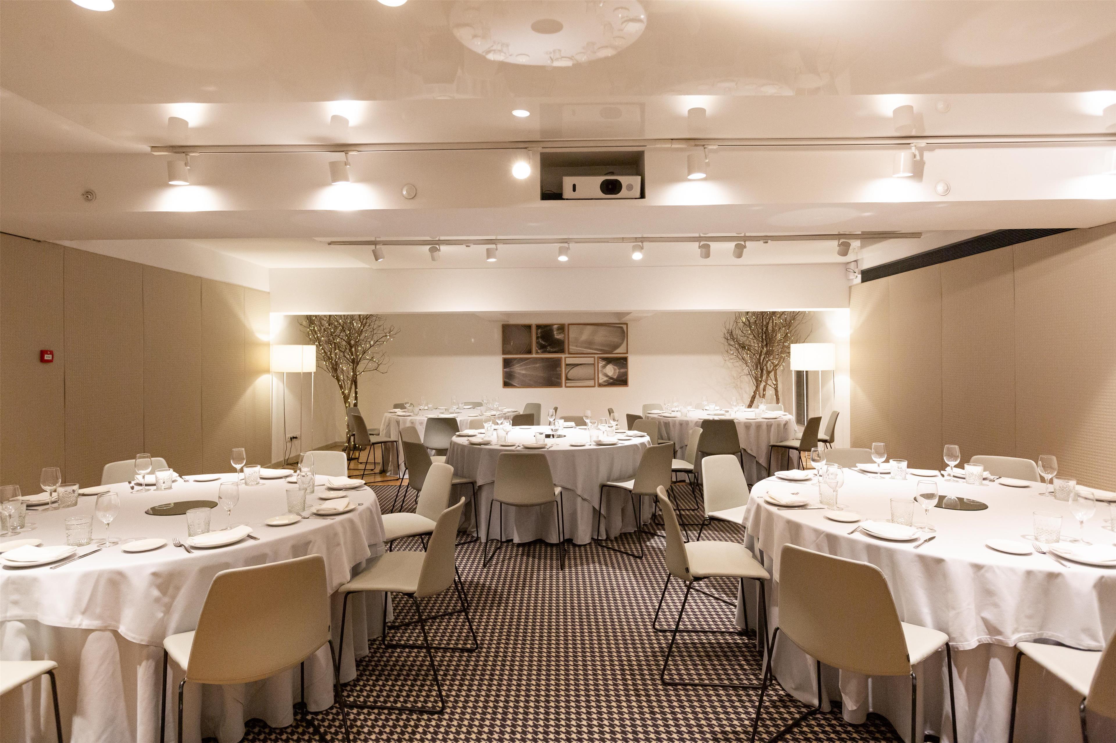 Alexandra Barcelona Hotel, Curio Collection by Hilton by null