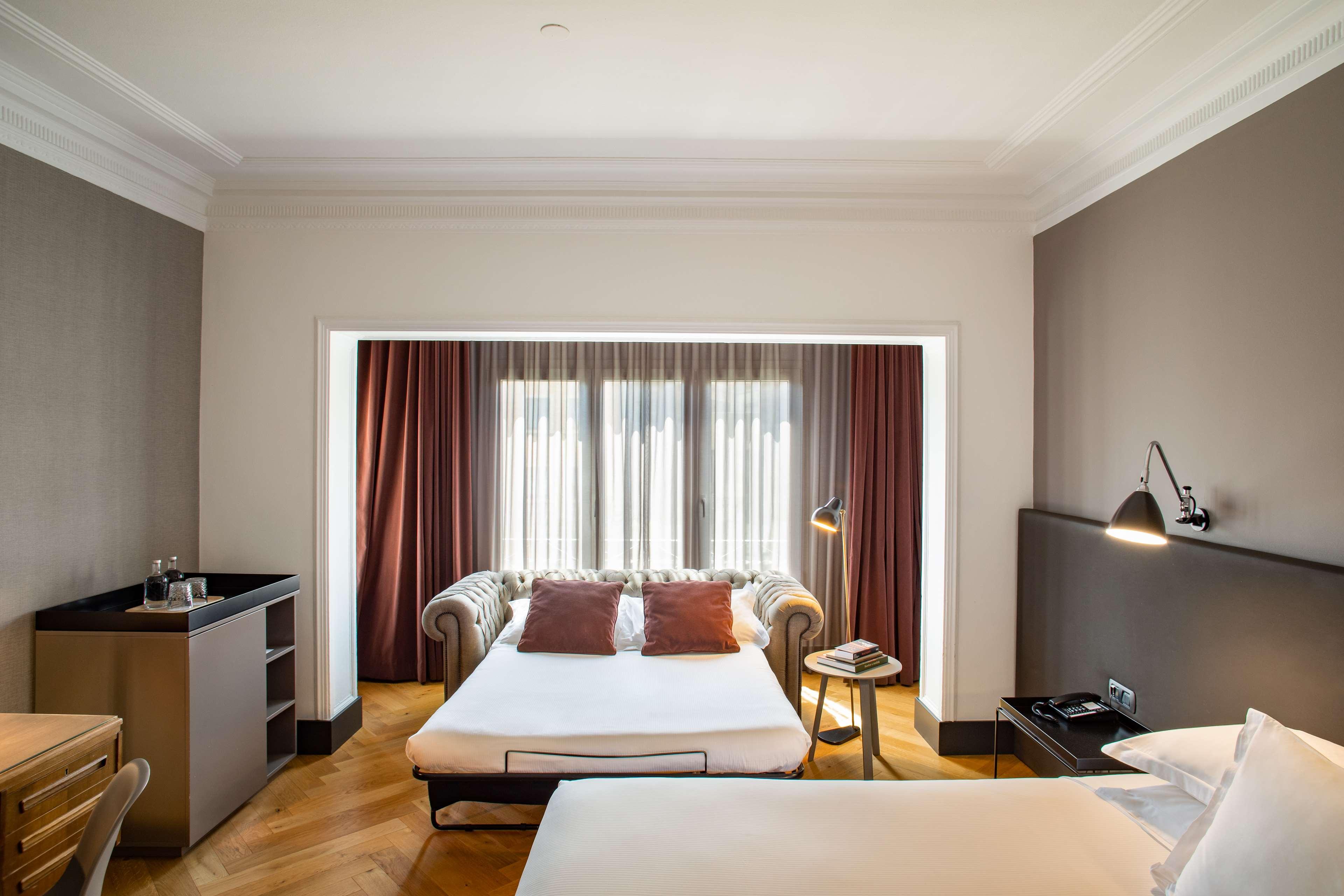 Alexandra Barcelona Hotel, Curio Collection by Hilton by null