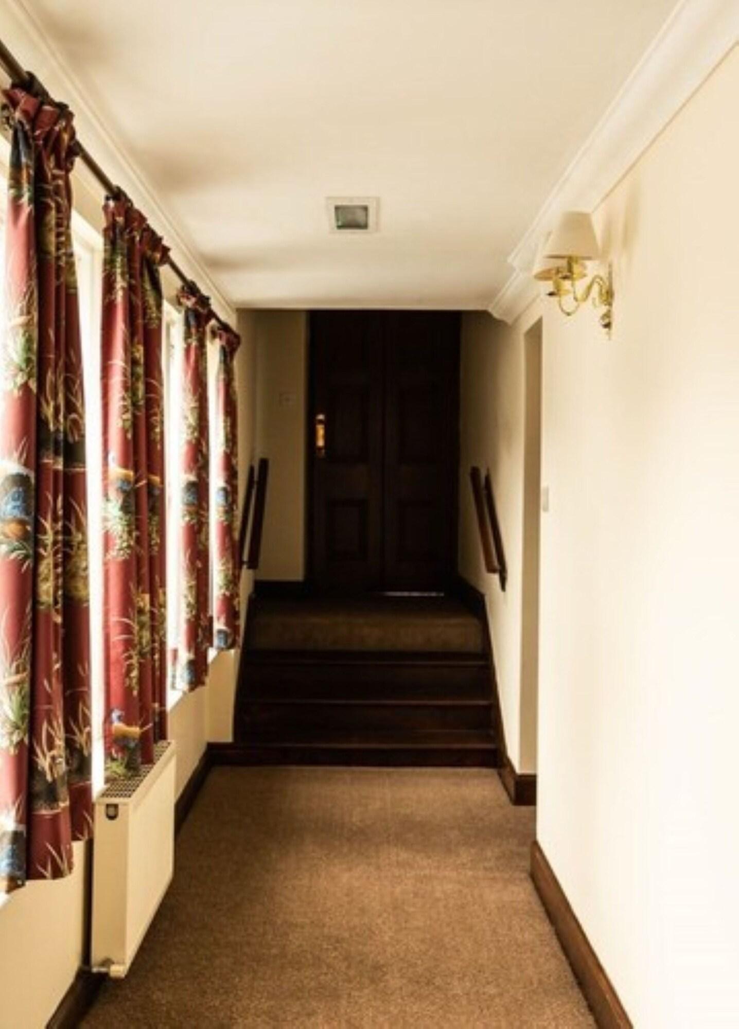 Bridge Hotel 