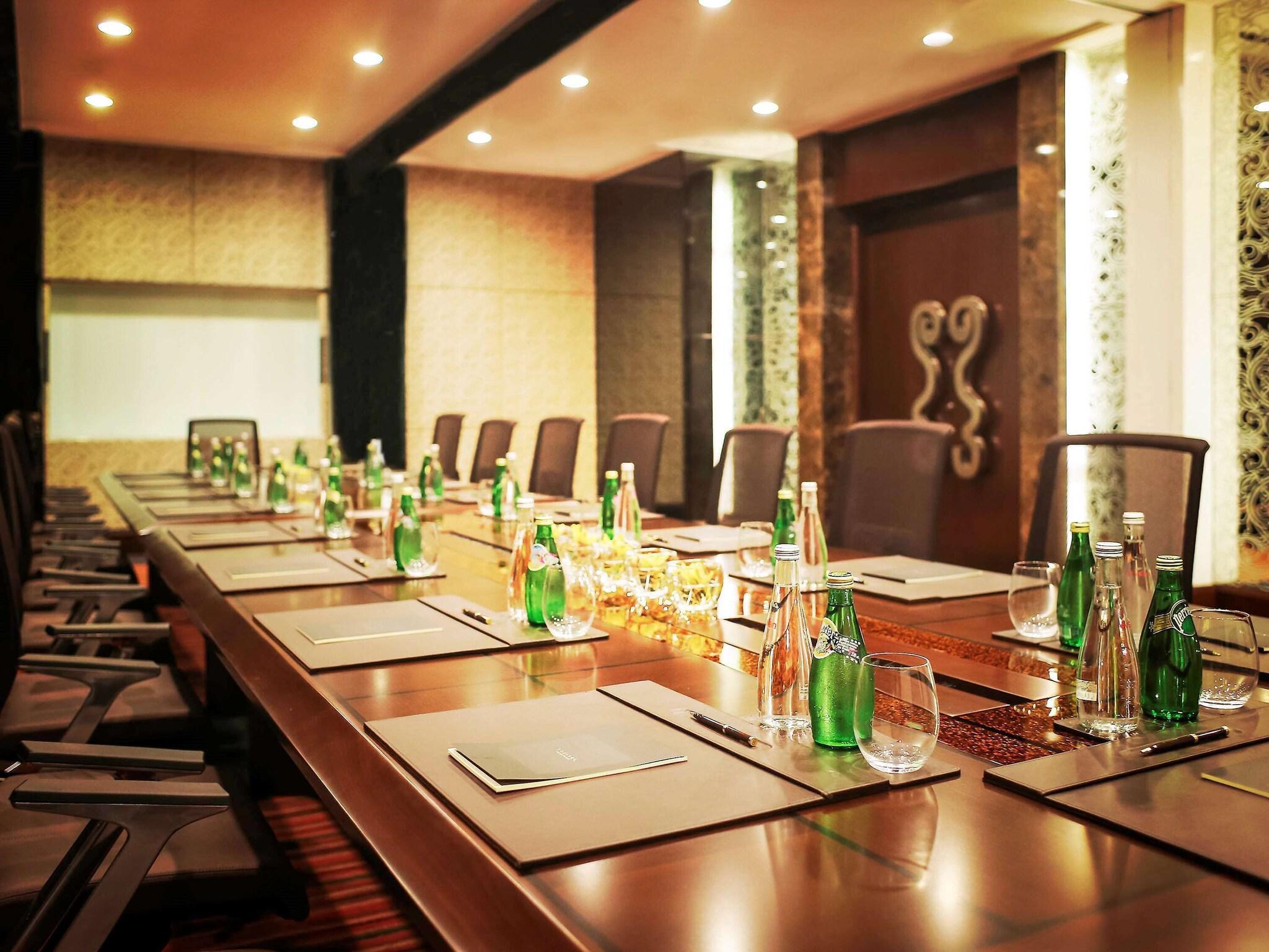 Sofitel Philippines Plaza Manila by null