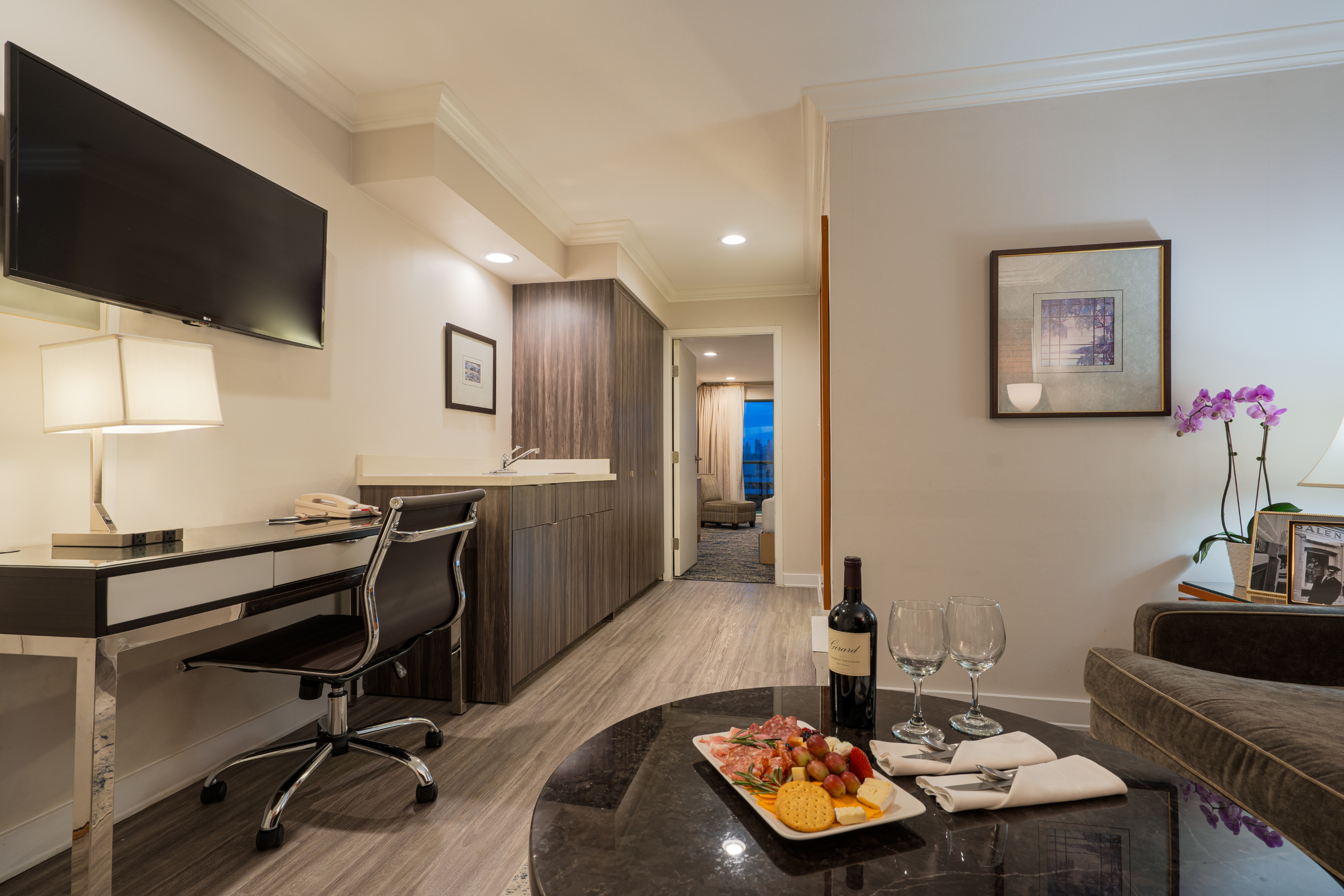 Executive Suites Hotel Metro Vancouver Burnaby