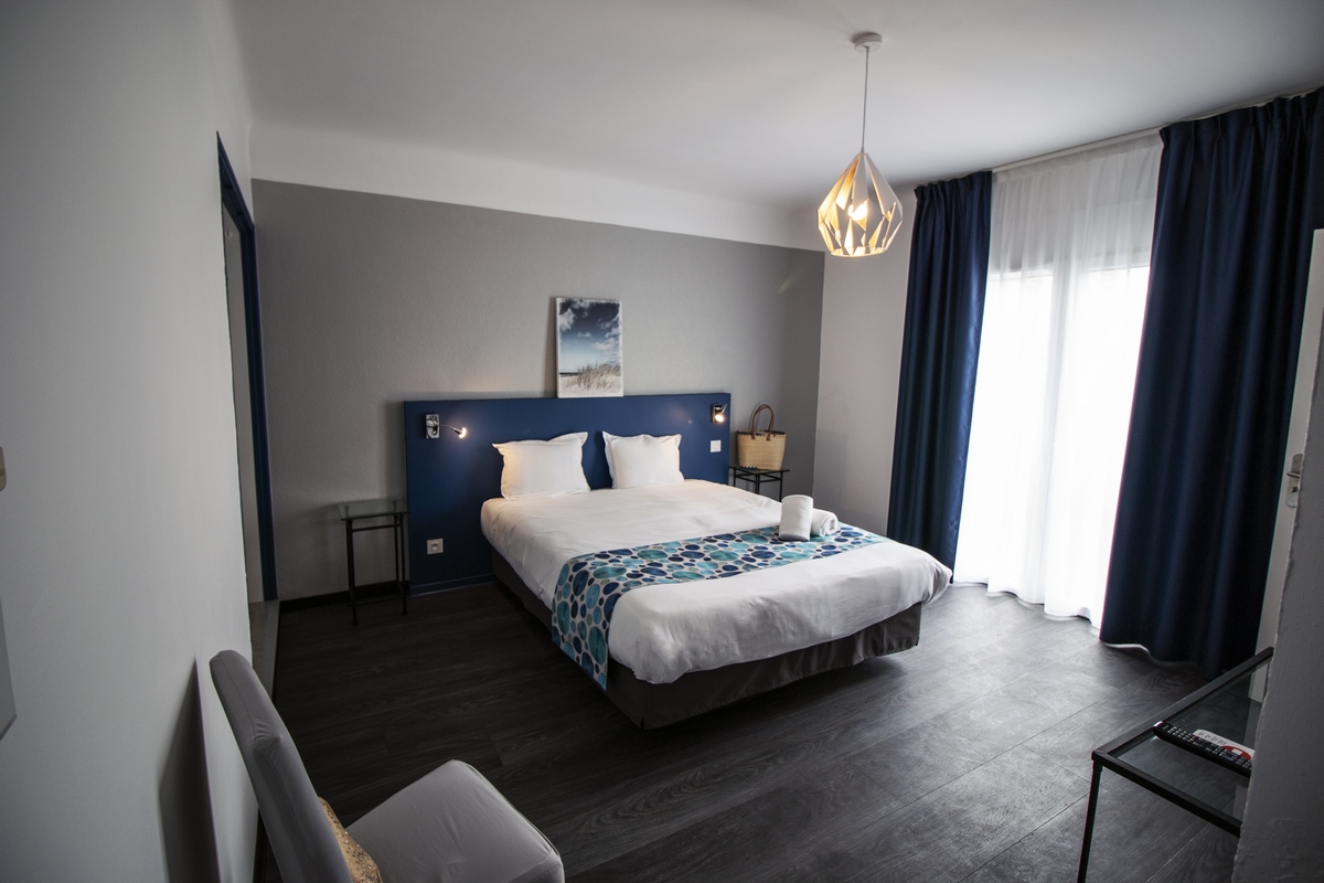 Adonis Six-Fours-les-Plages - Hôtel le Bel Azur