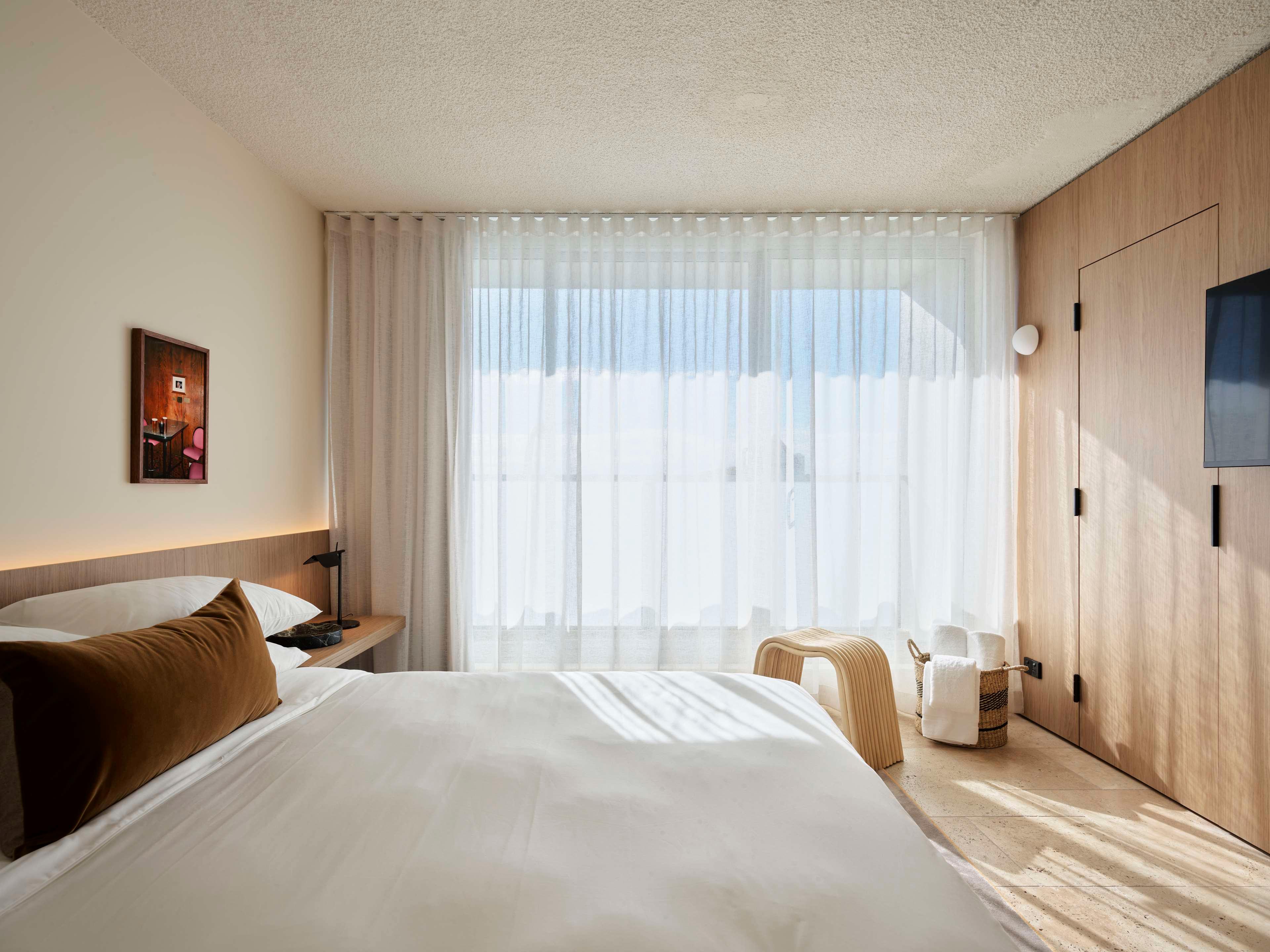 Oxford House by null