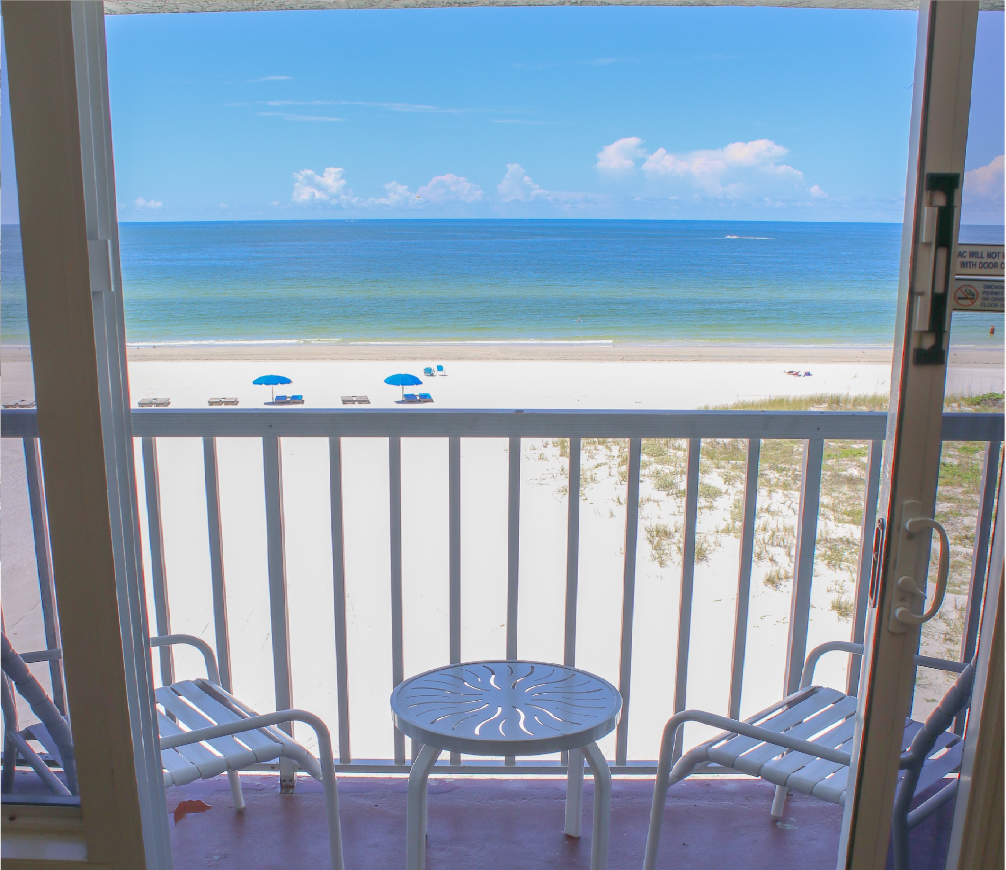 Barefoot Beach Club Hotel