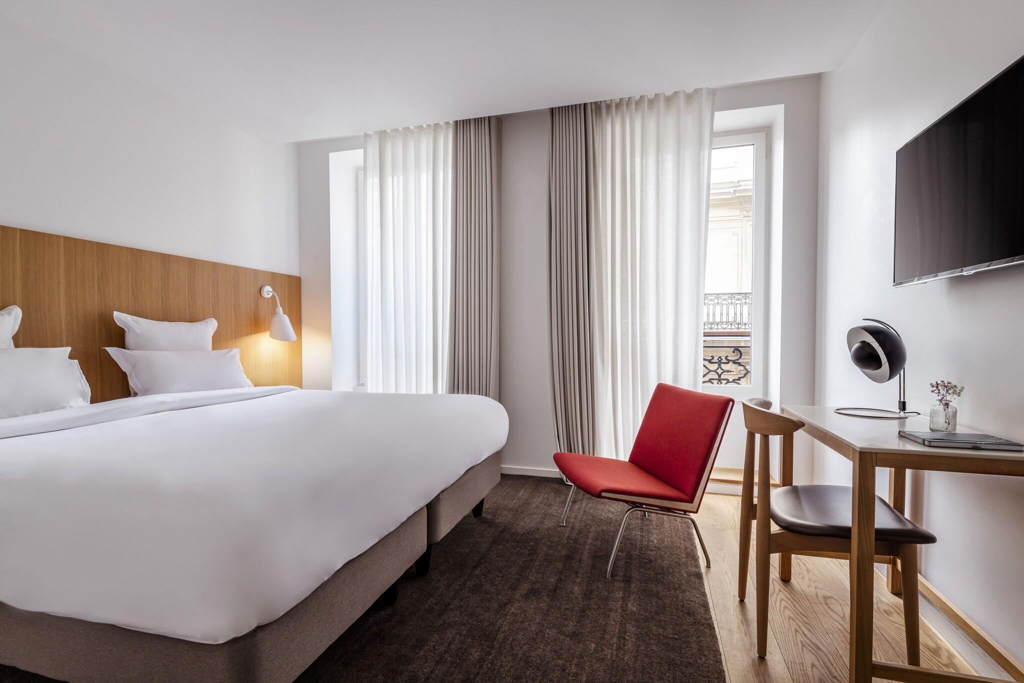 Double Club Room (with Queen size bed)