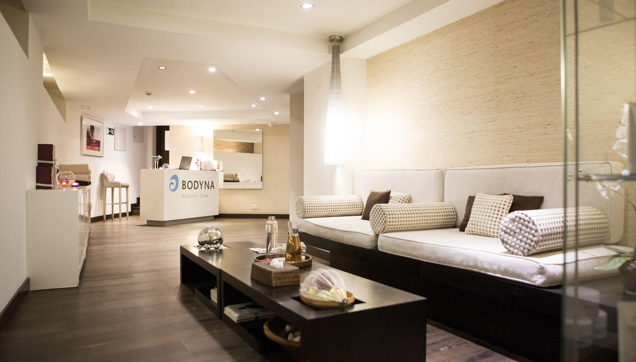 Hospes Puerta de Alcalá by null