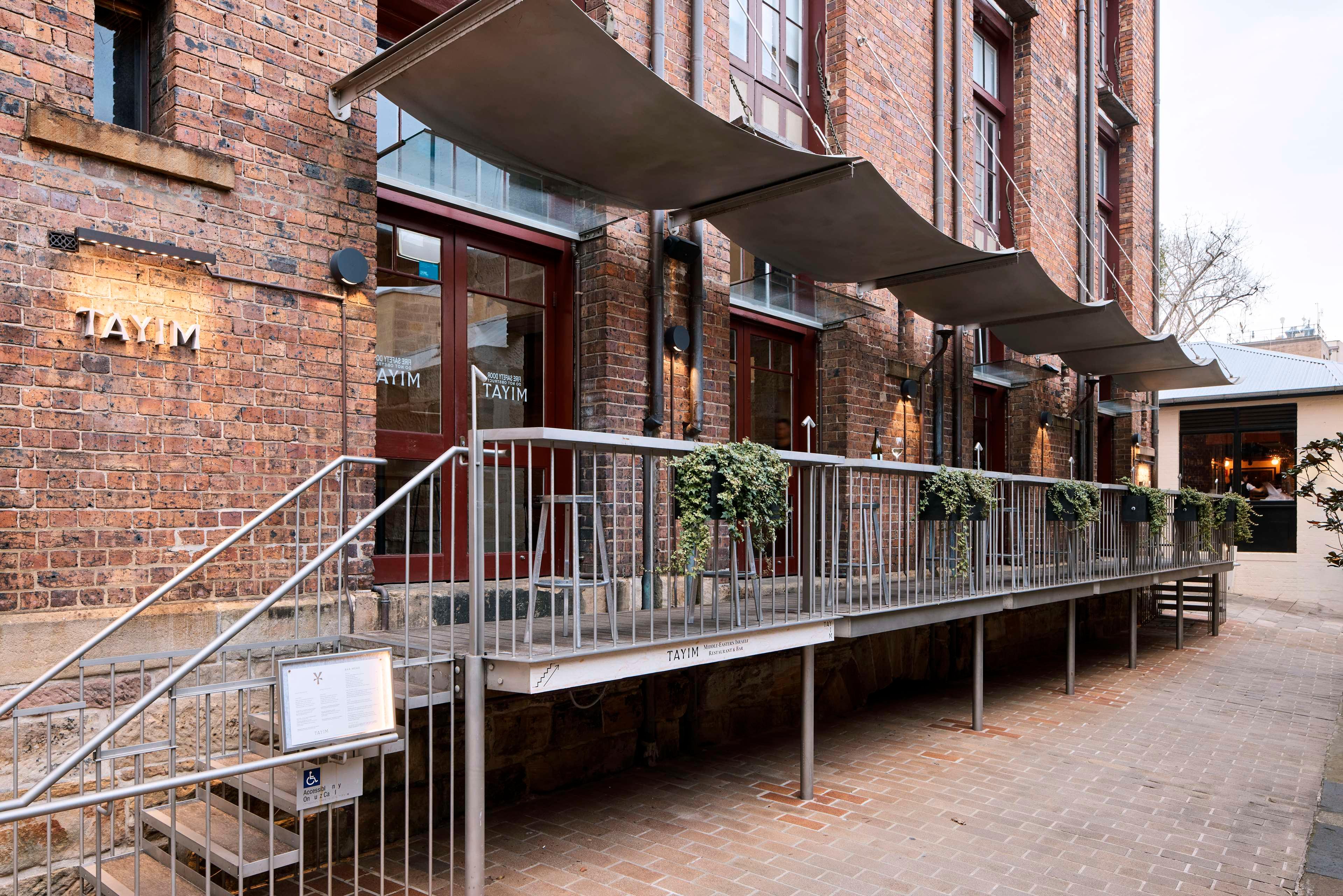 Harbour Rocks Hotel by null