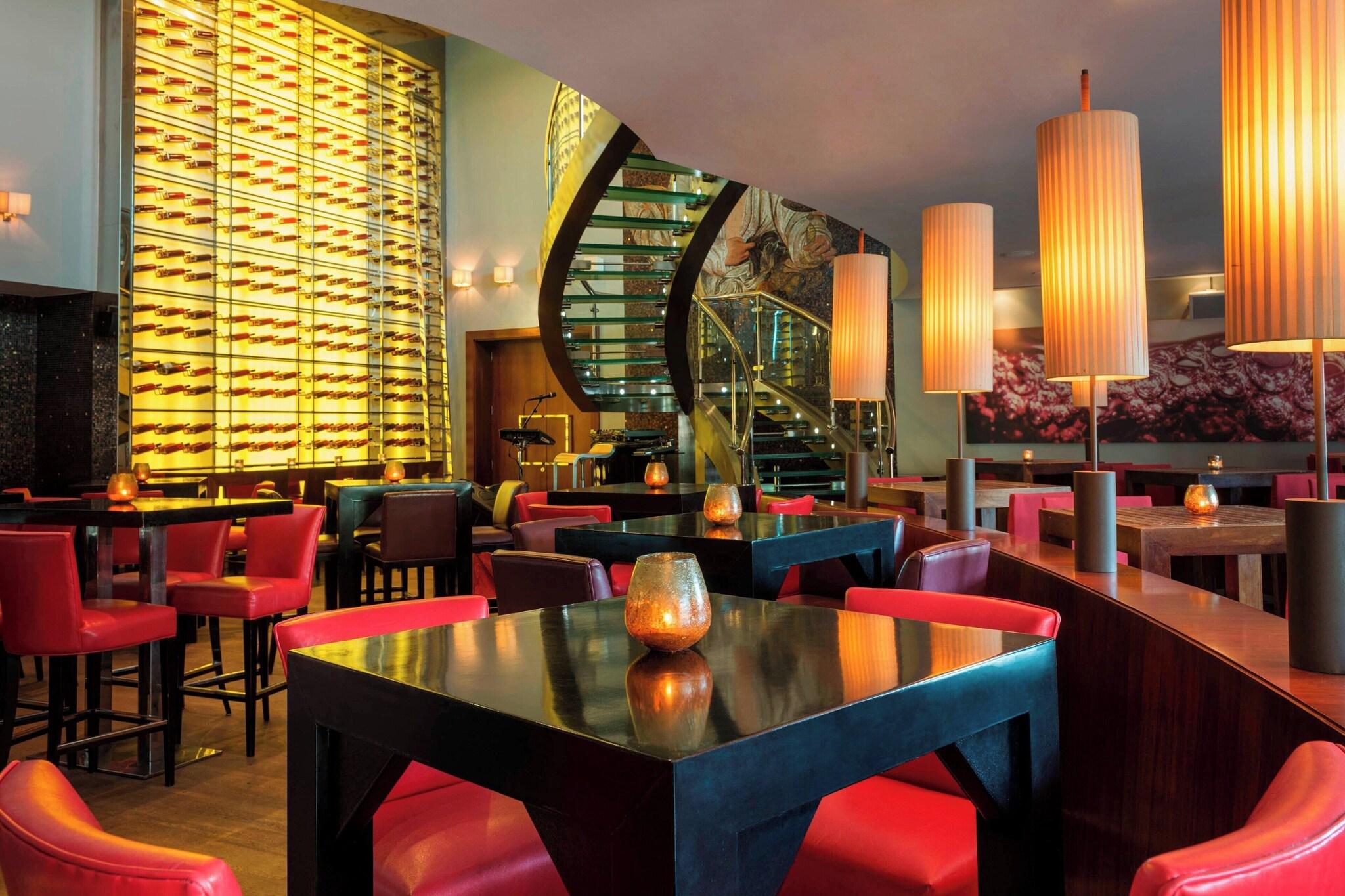 The Westin Dubai Mina Seyahi Beach Resort & Marina by null