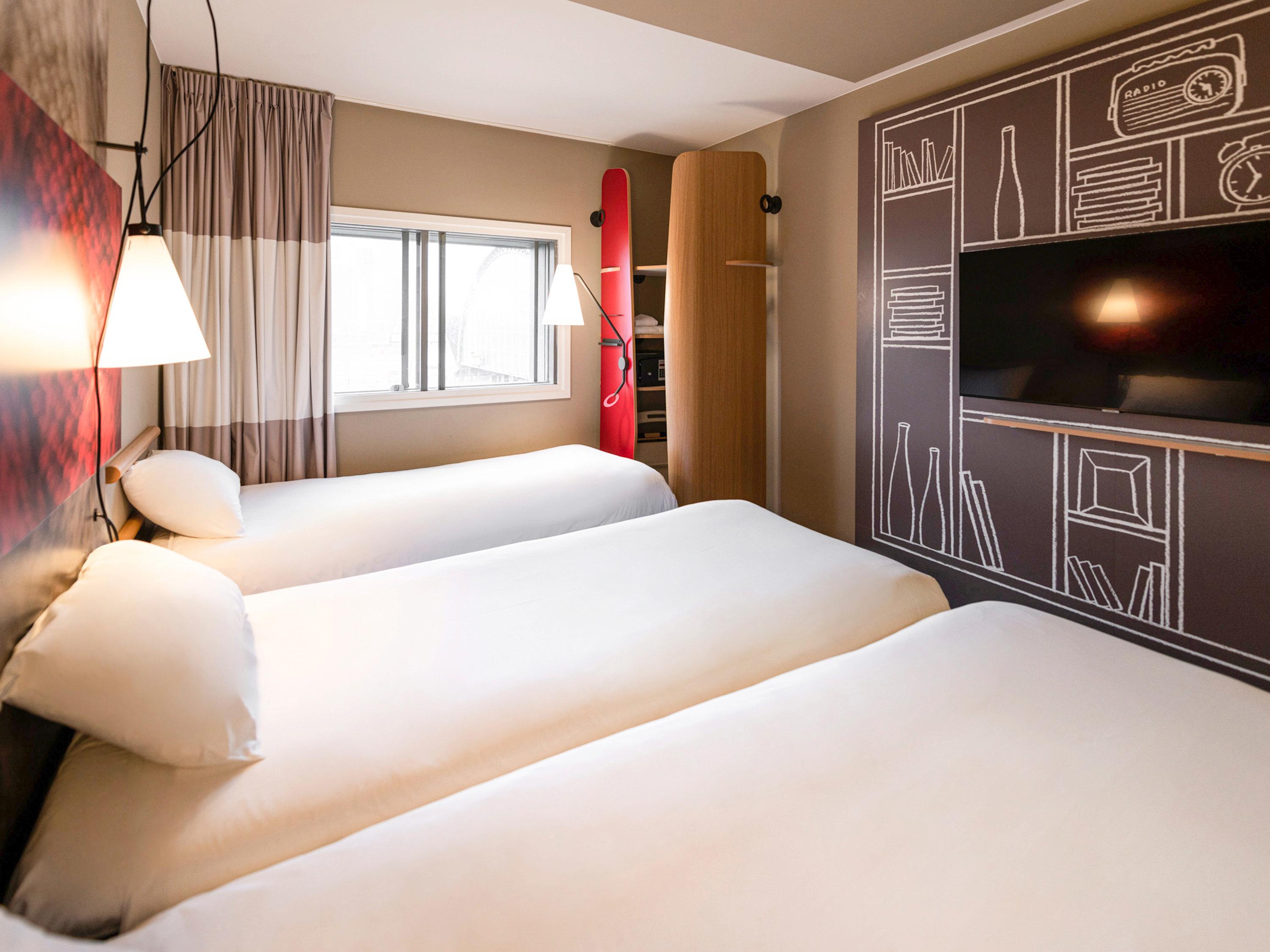 ibis Amsterdam Centre by null