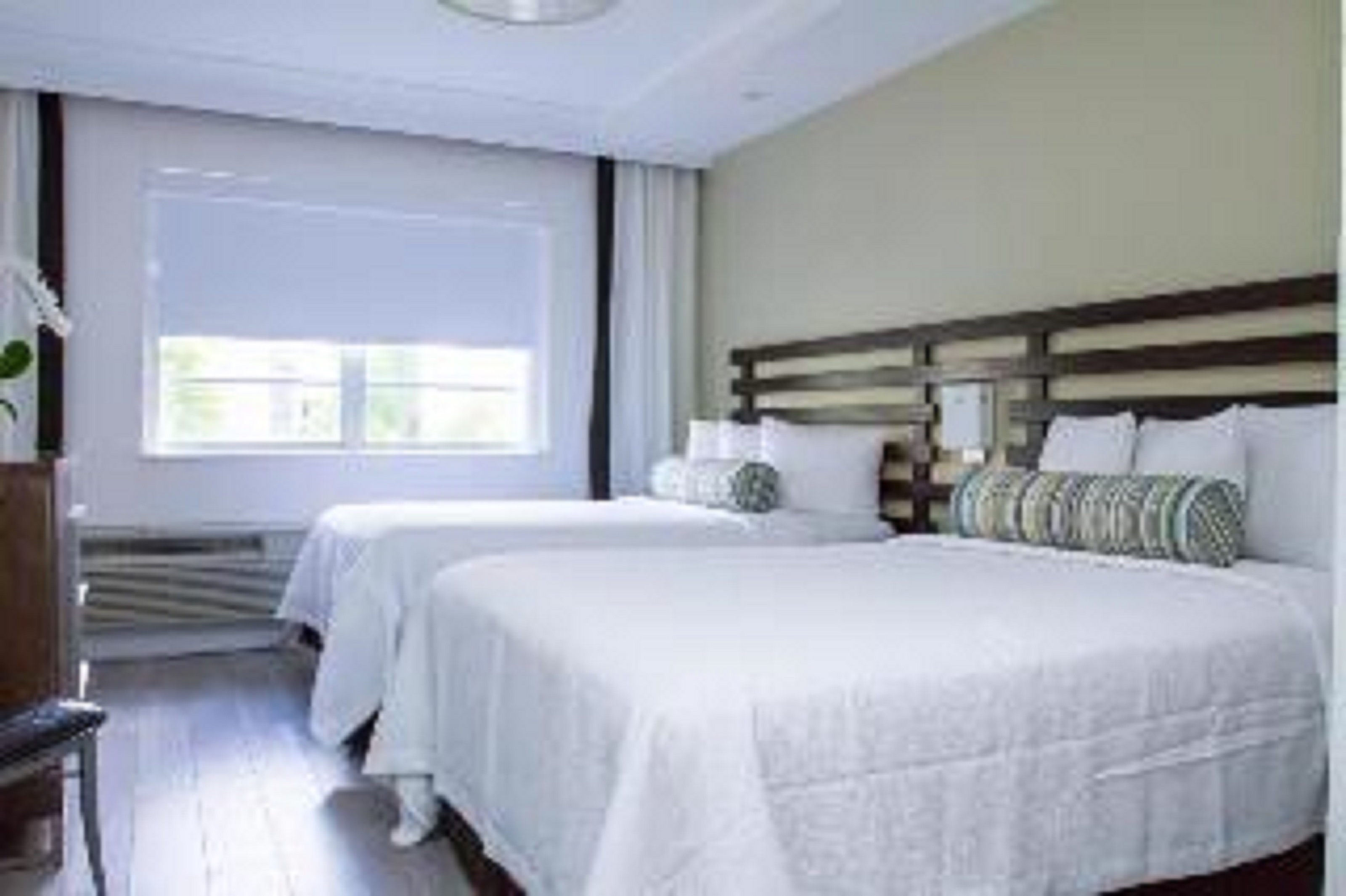 Dorchester Miami Beach Hotel & Suites by null