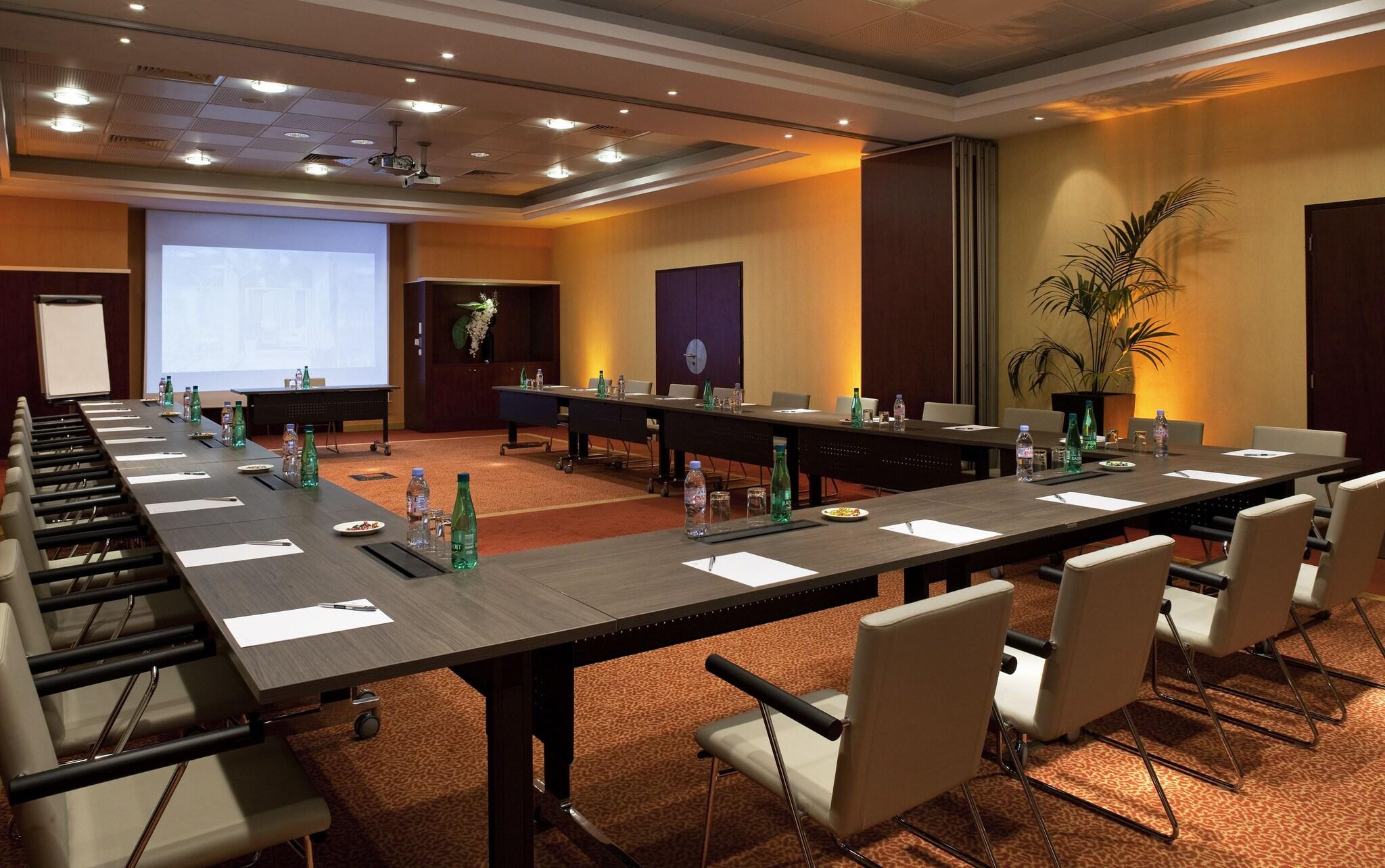 Hôtel Mercure Paris CDG Airport & Convention - photo