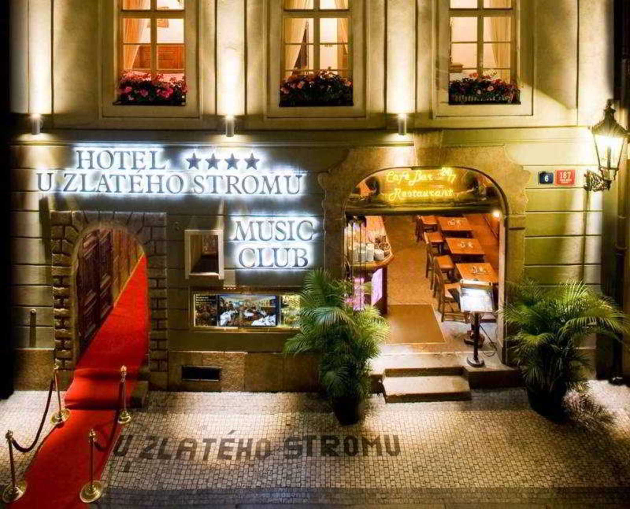 Hotel U Zlatého Stromu Prague by BHG - photo
