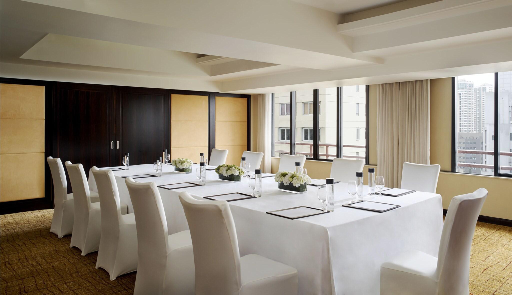 The Portman Ritz-Carlton, Shanghai by null