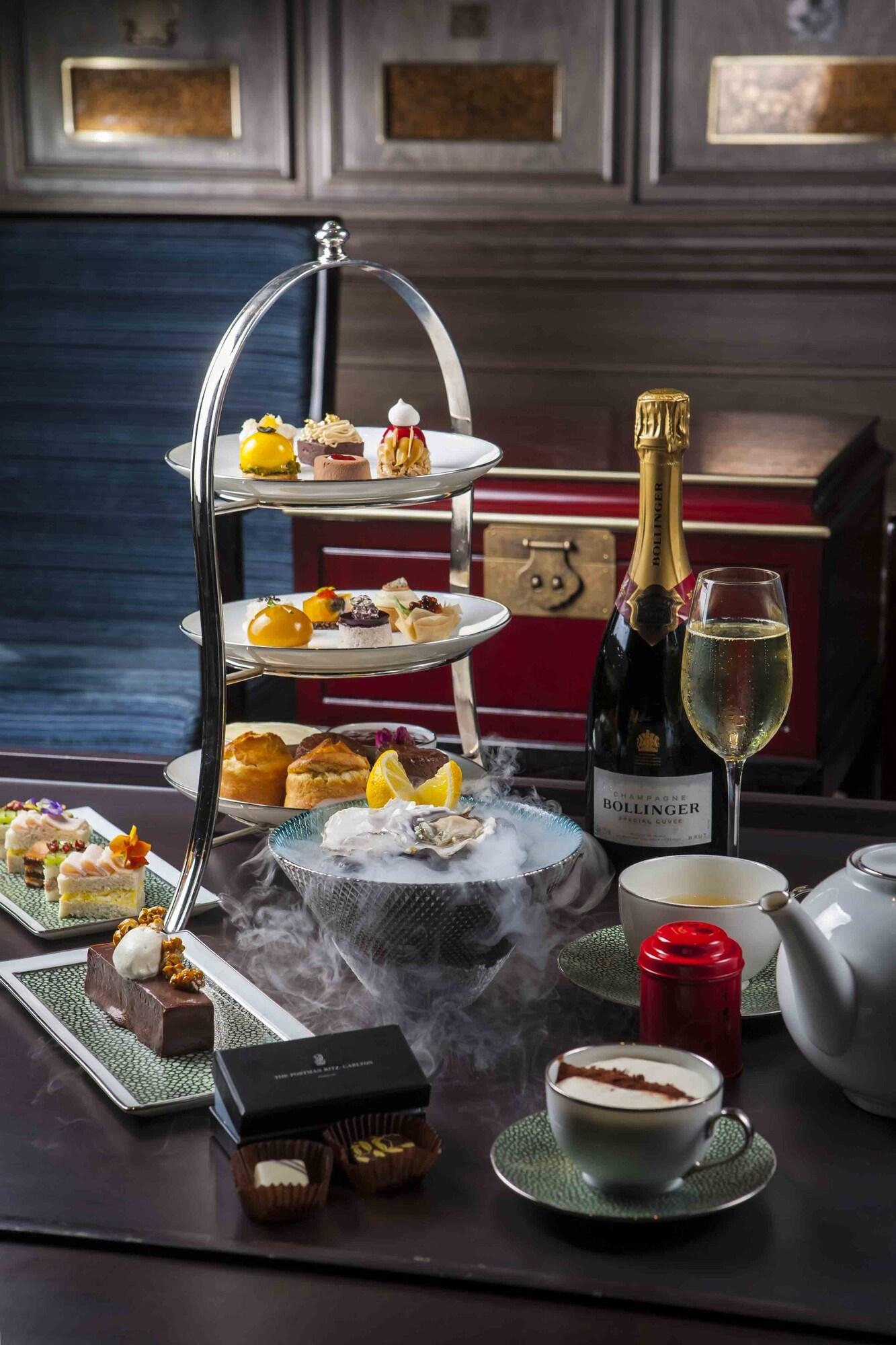 The Portman Ritz-Carlton, Shanghai by null