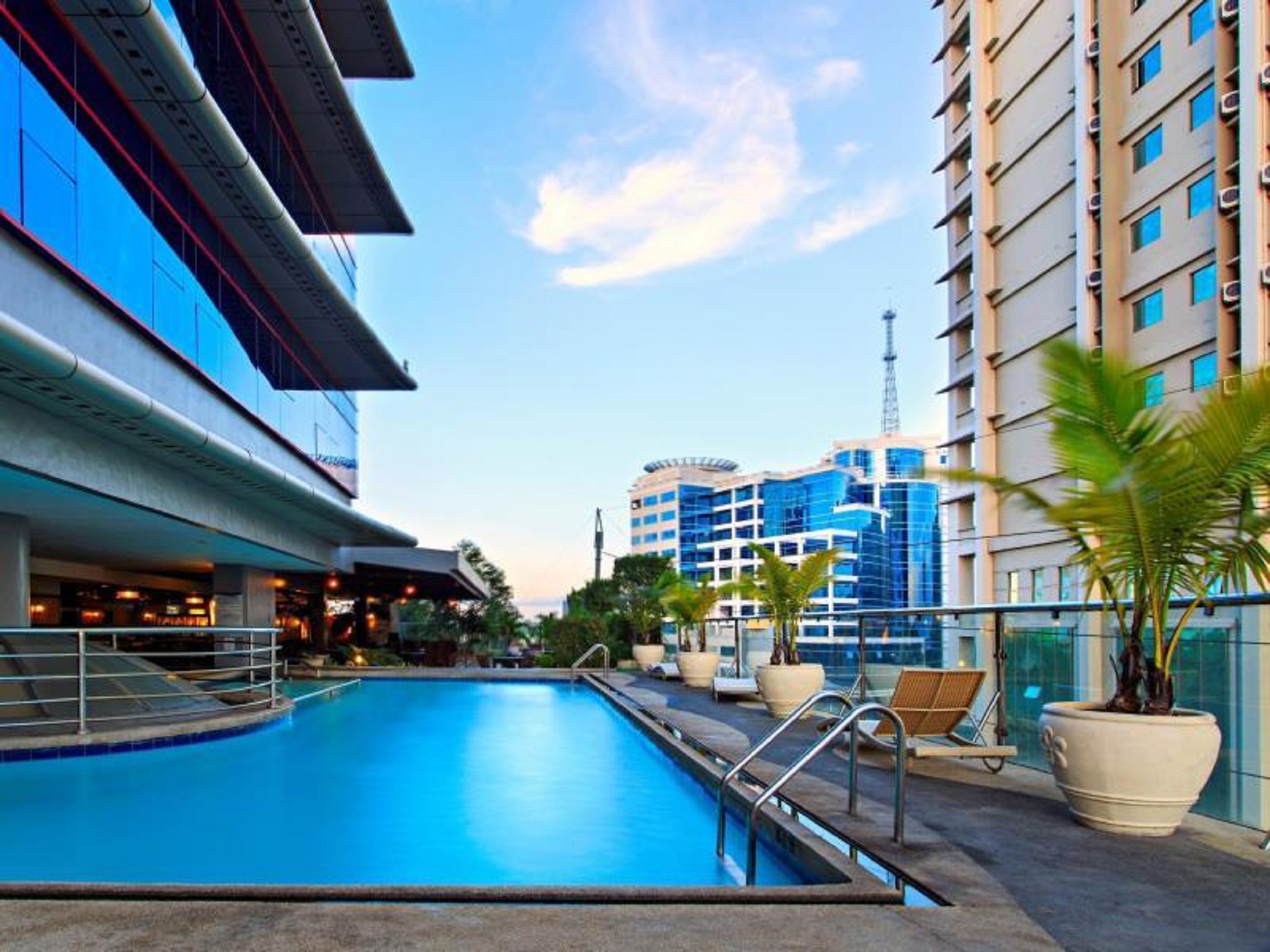 Cebu Parklane International Hotel image