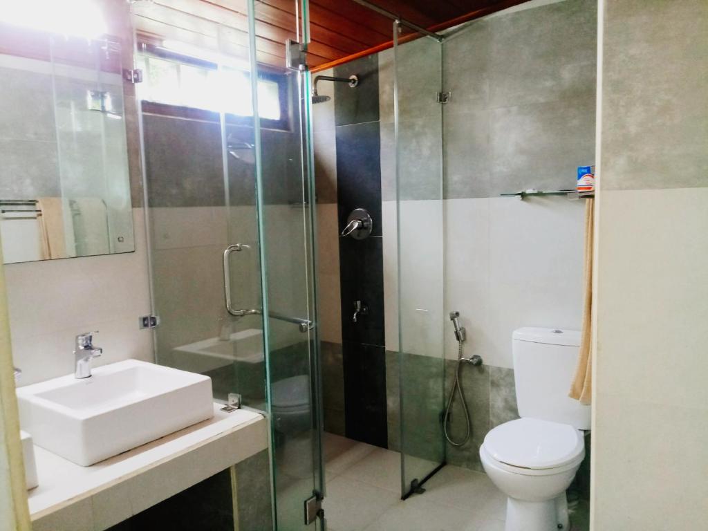 Lavendish Lake Giritale by null