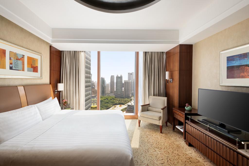 Pudong Shangri-La by null